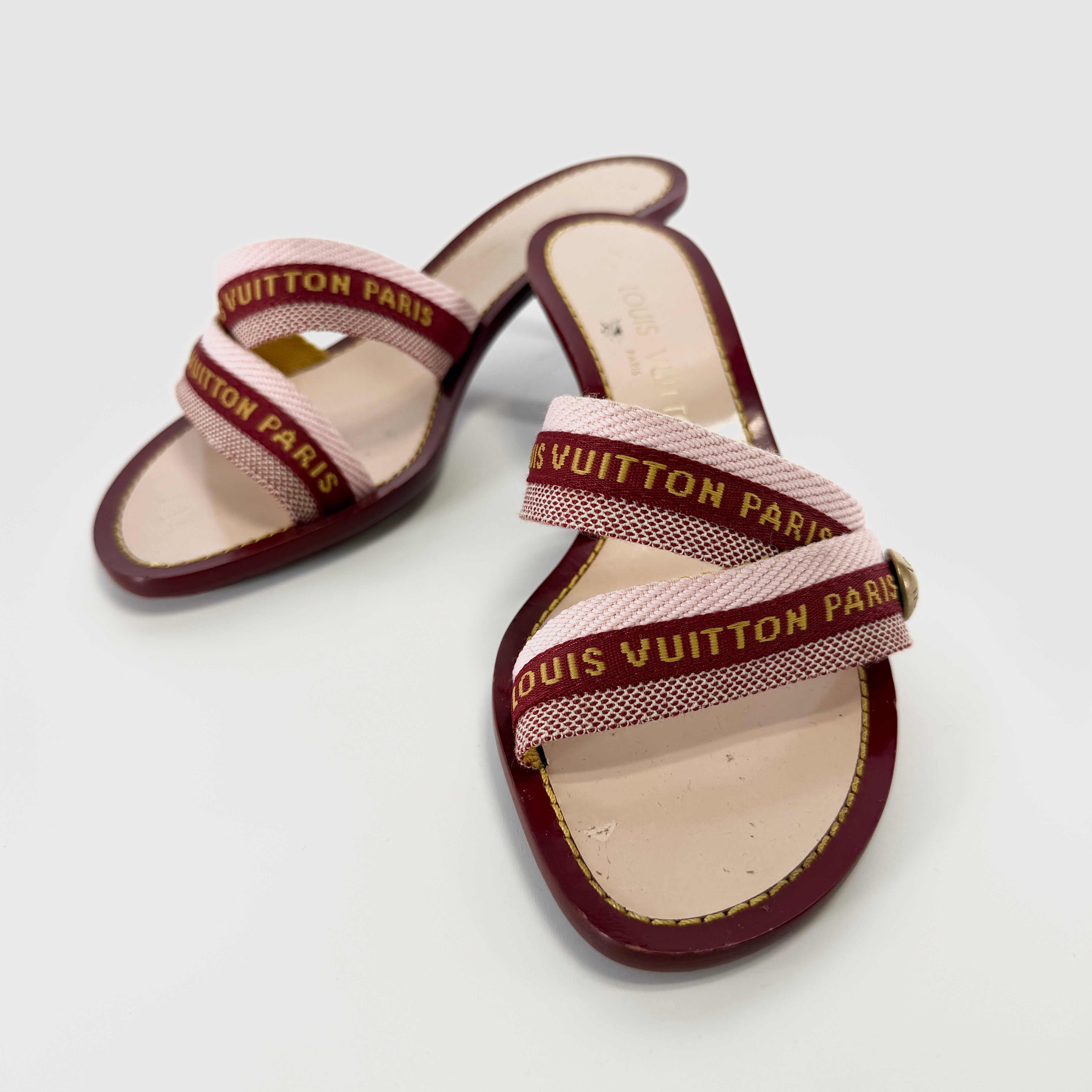 2607 secondhand LV High heels / pumps 35