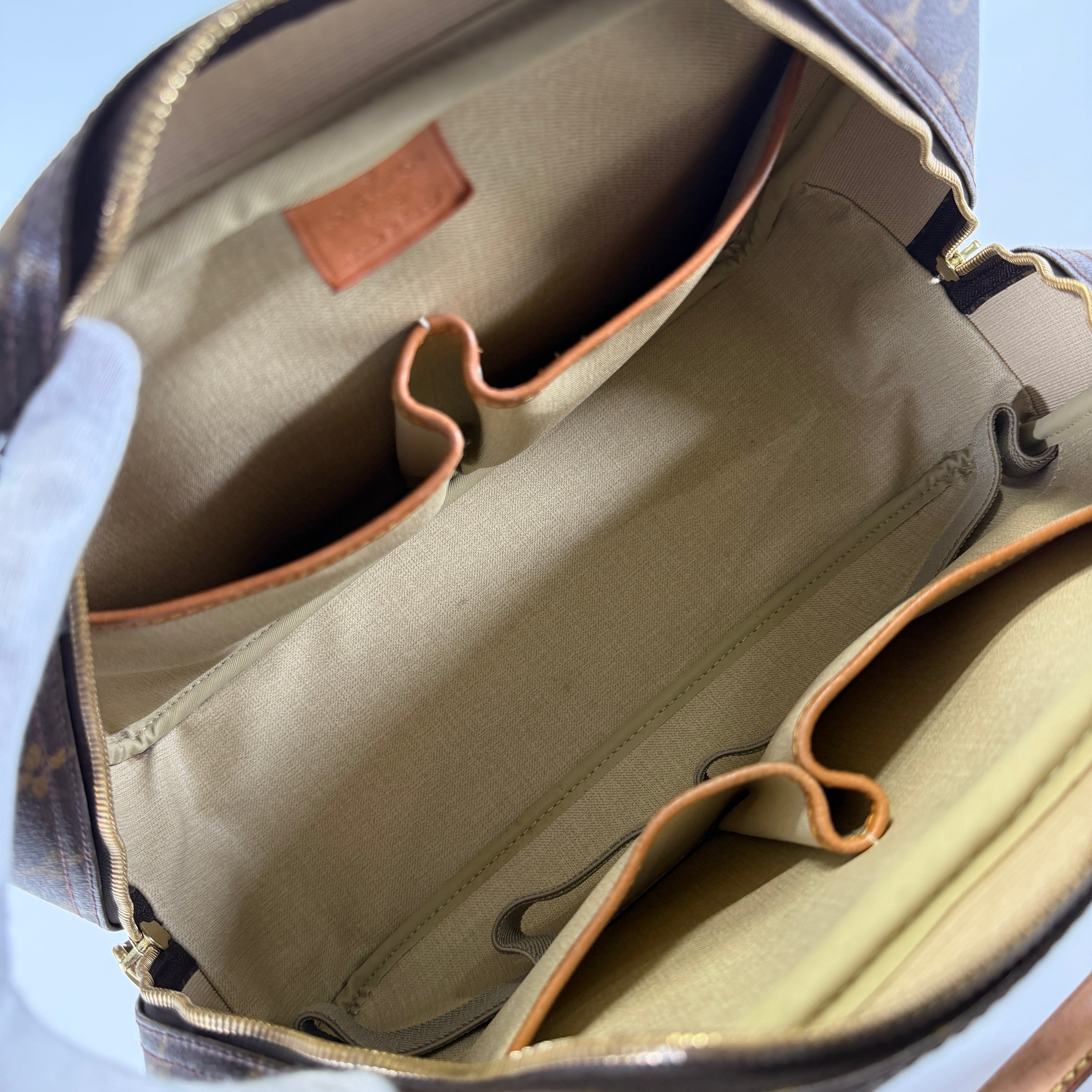 2605 secondhand LV Monogram Deauville