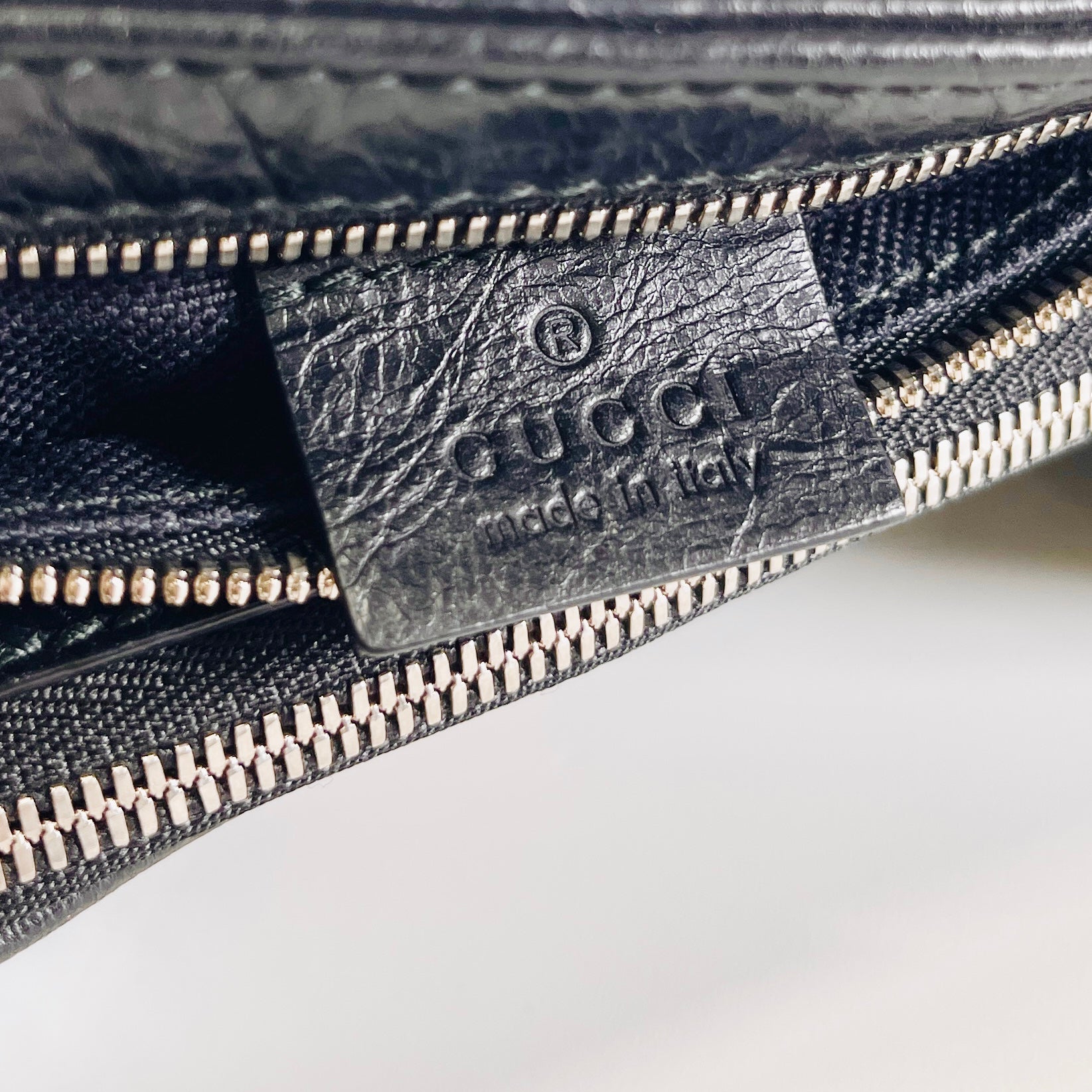 2604 secondhand GUCCI Interlocking G Body Bag