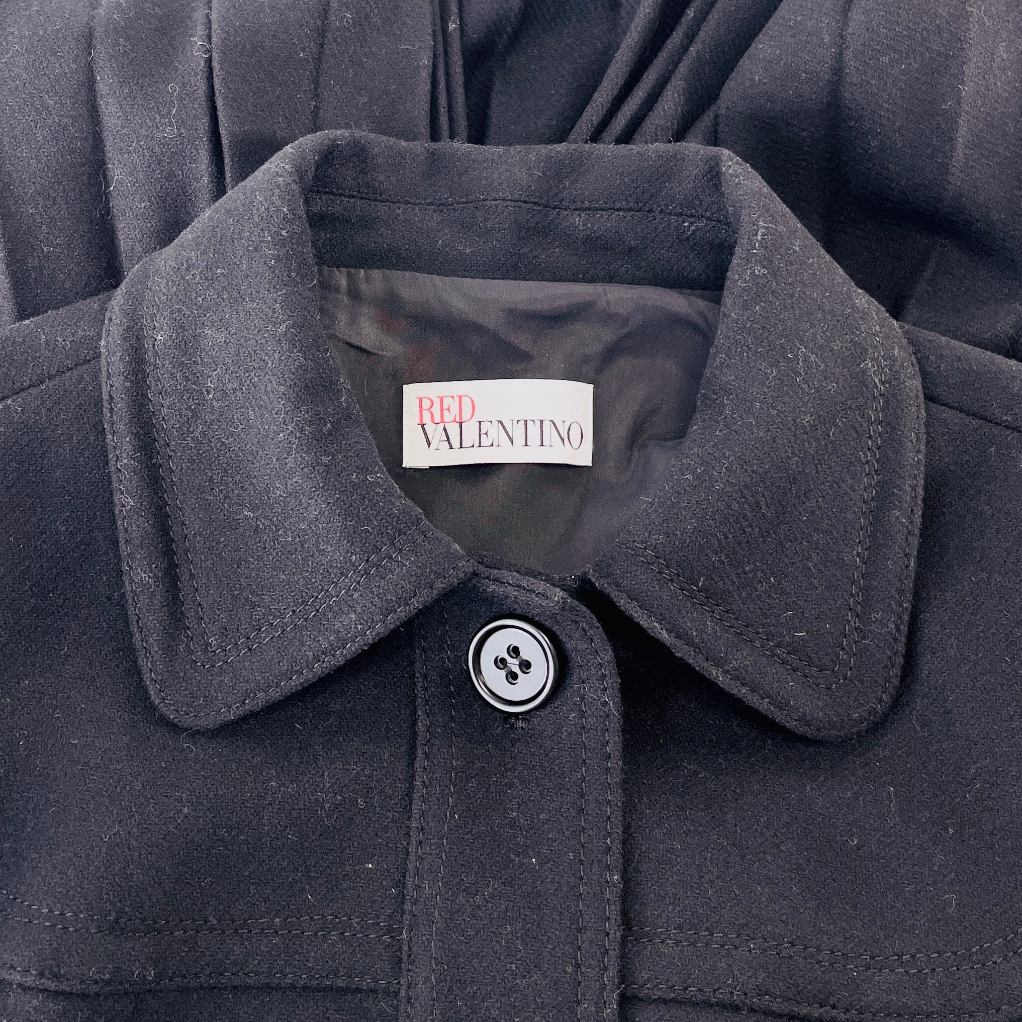 2606 secondhand VALENTINO coat TR3CAB5038S black pleats wool