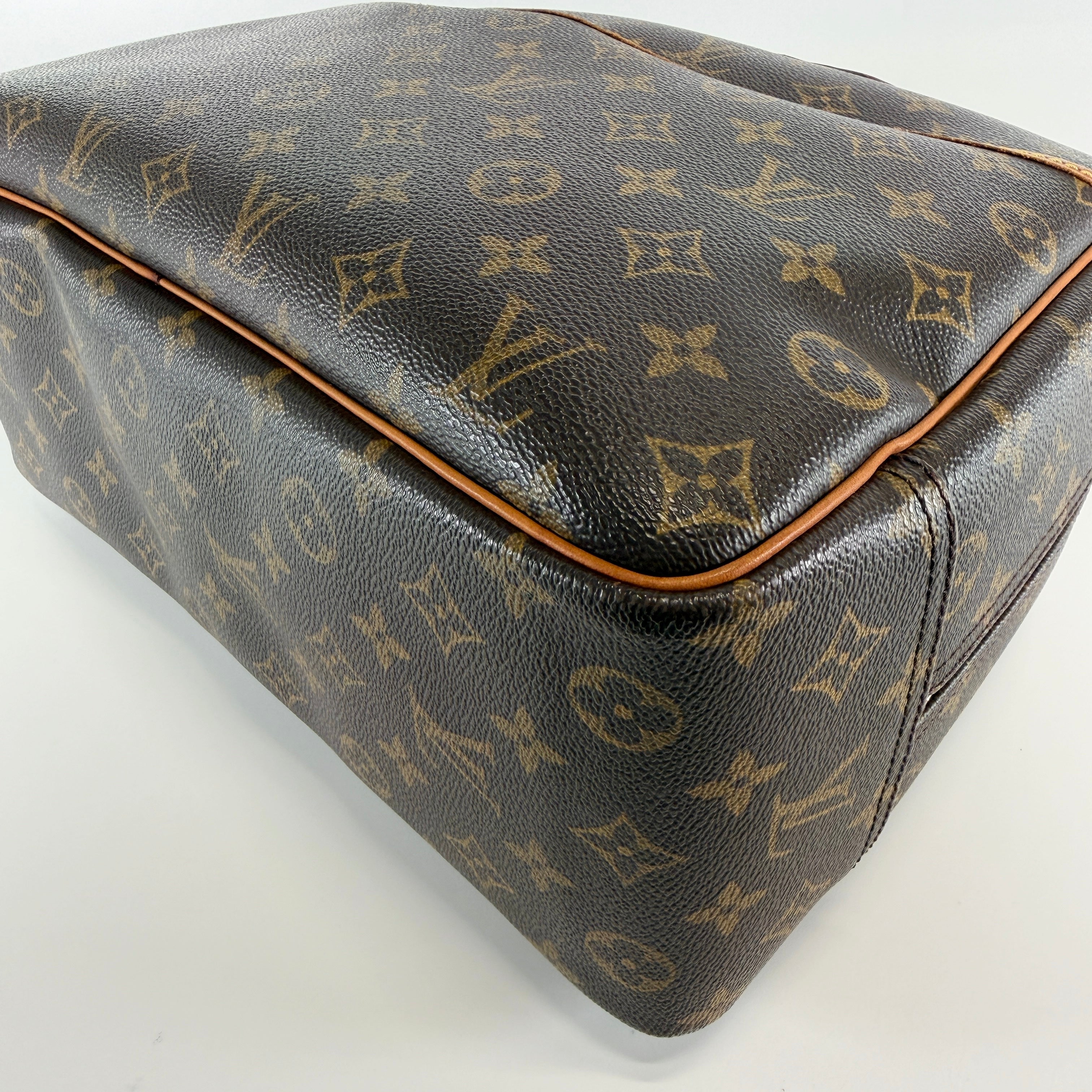 2607 secondhand LV Monogram Deauville