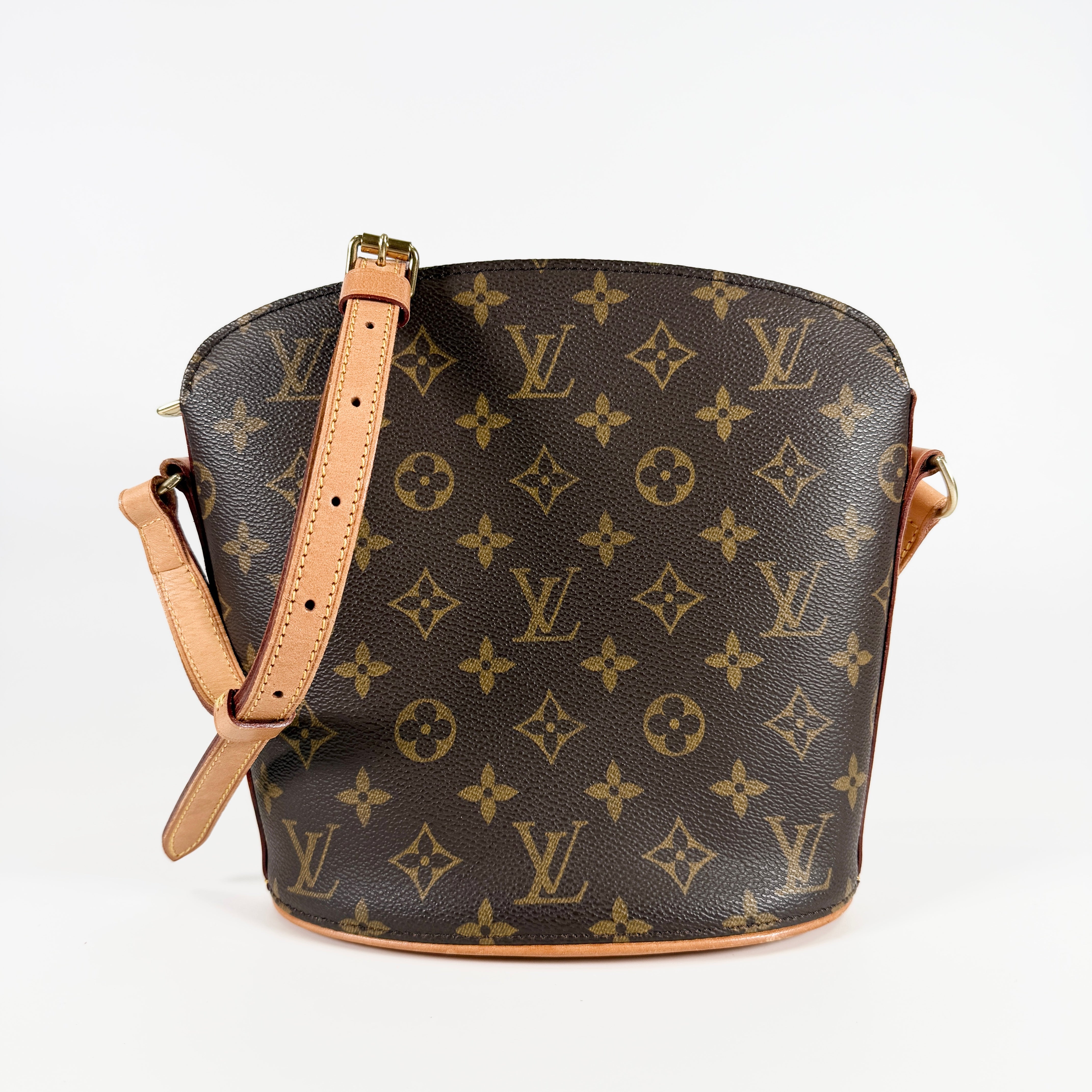 2606 secondhand LV Monogram Drouo