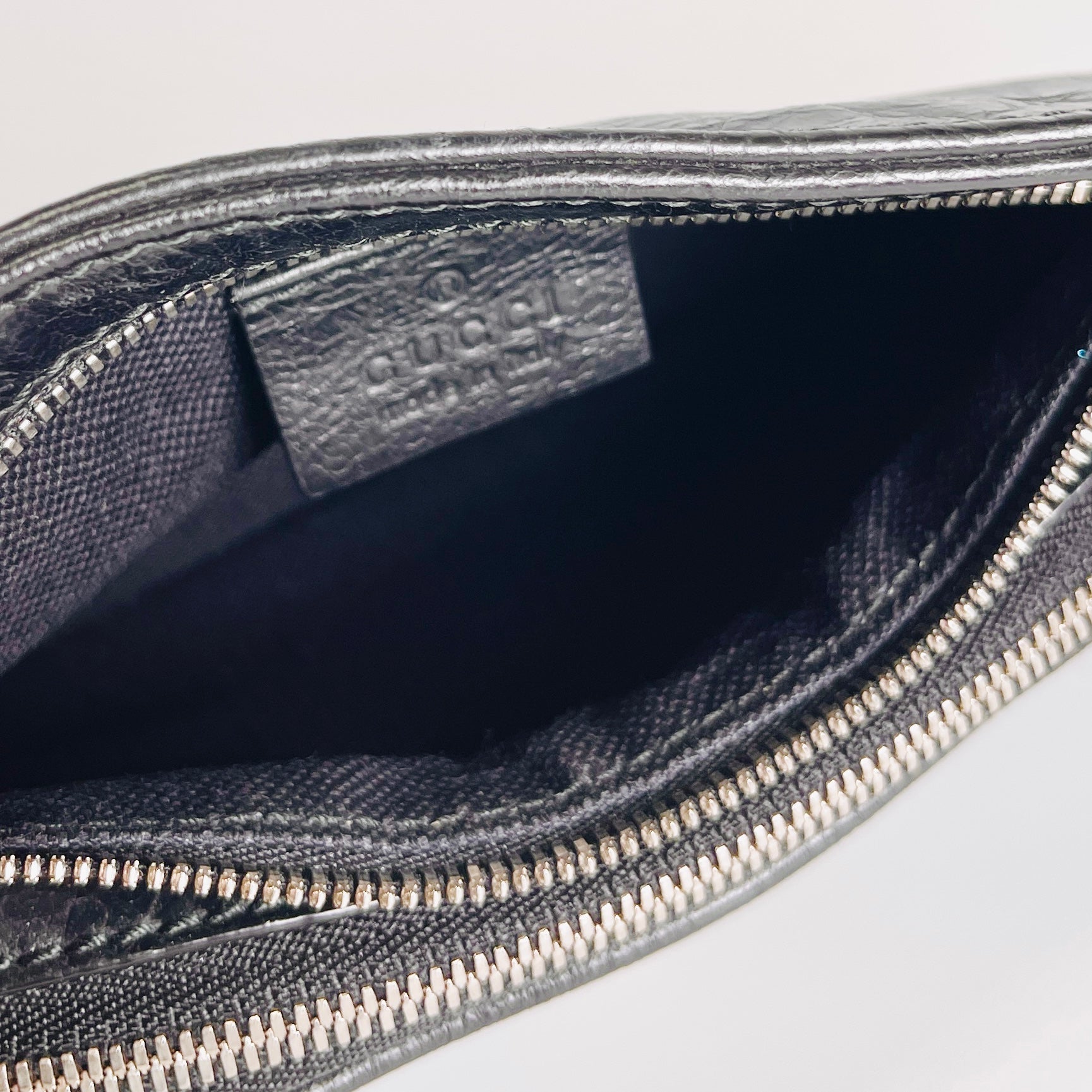 2604 secondhand GUCCI Interlocking G Body Bag
