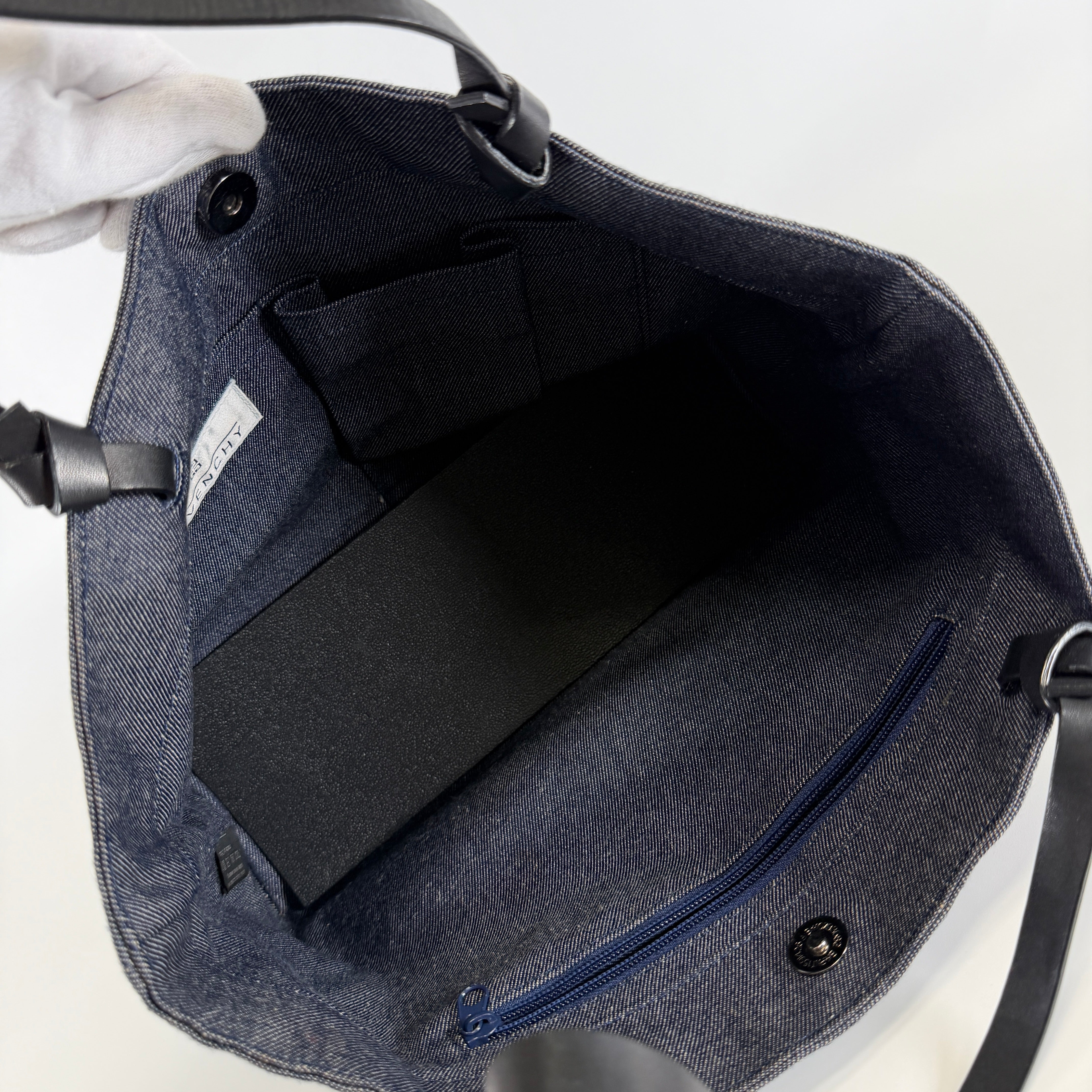 2607 secondhand GIVENCHY Tote Bag