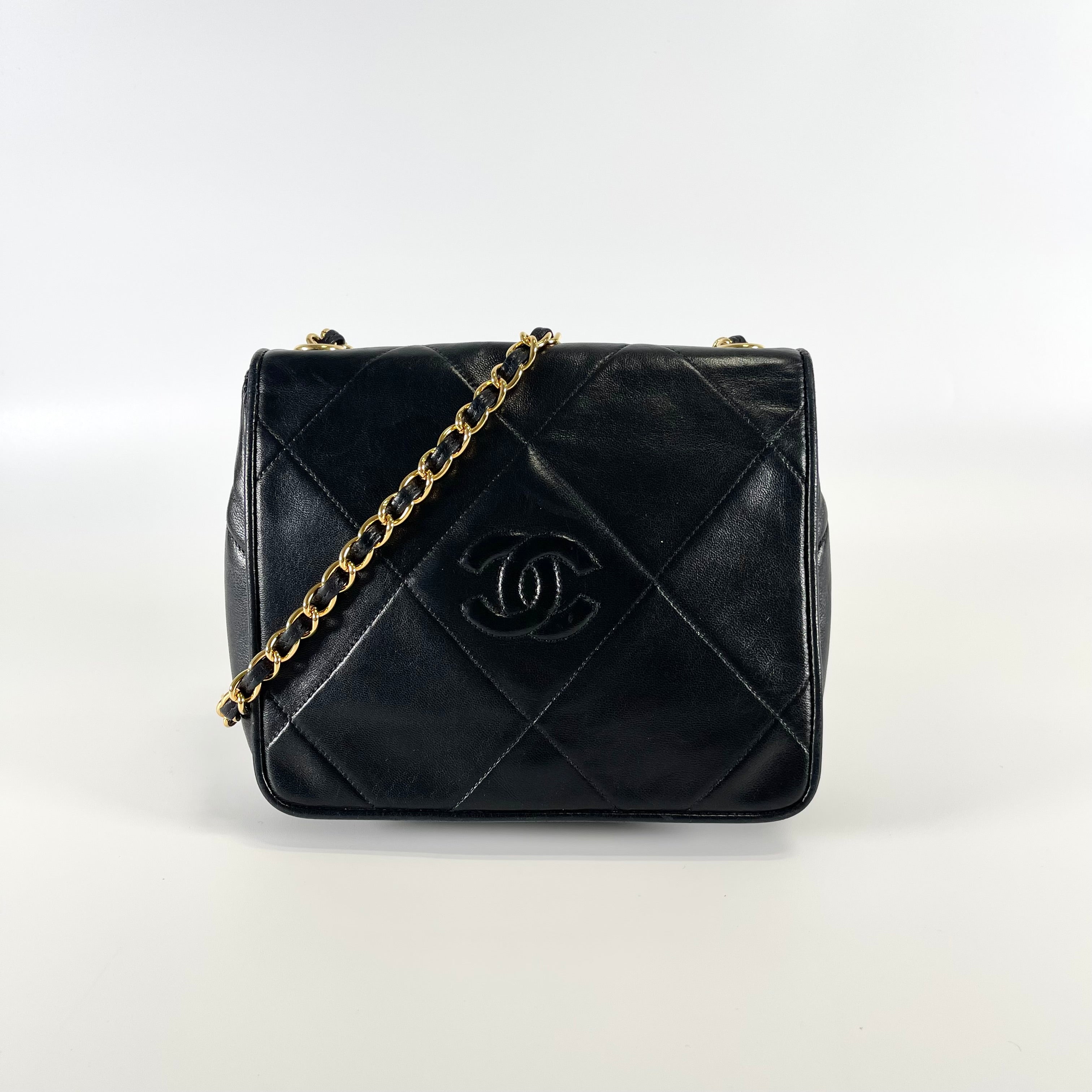 2601 secondhand CHANEL Cocomark Chain Shoulder Bag