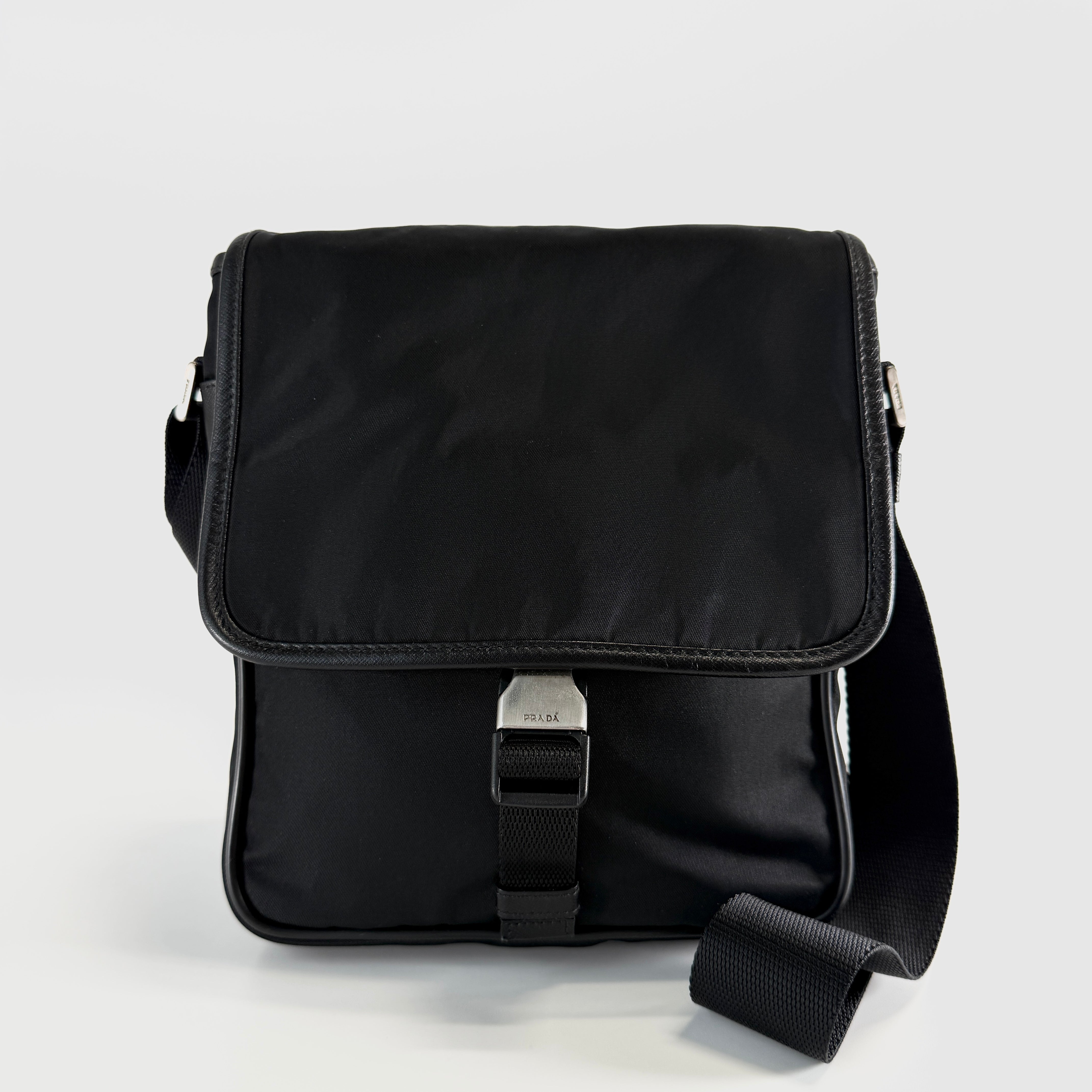 2607 secondhand PRADA nylon × leather Triangle Logo plate Shoulder bag black Guarantee card booklet