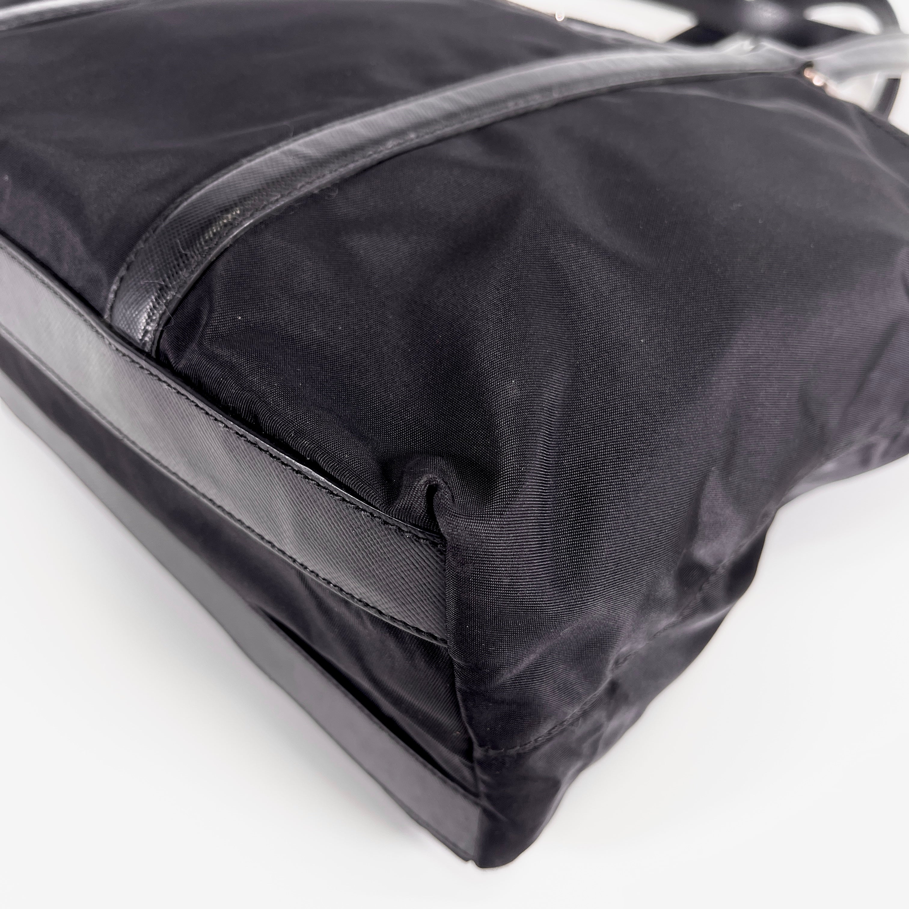 2604 secondhand PRADA Saffiano Tote black