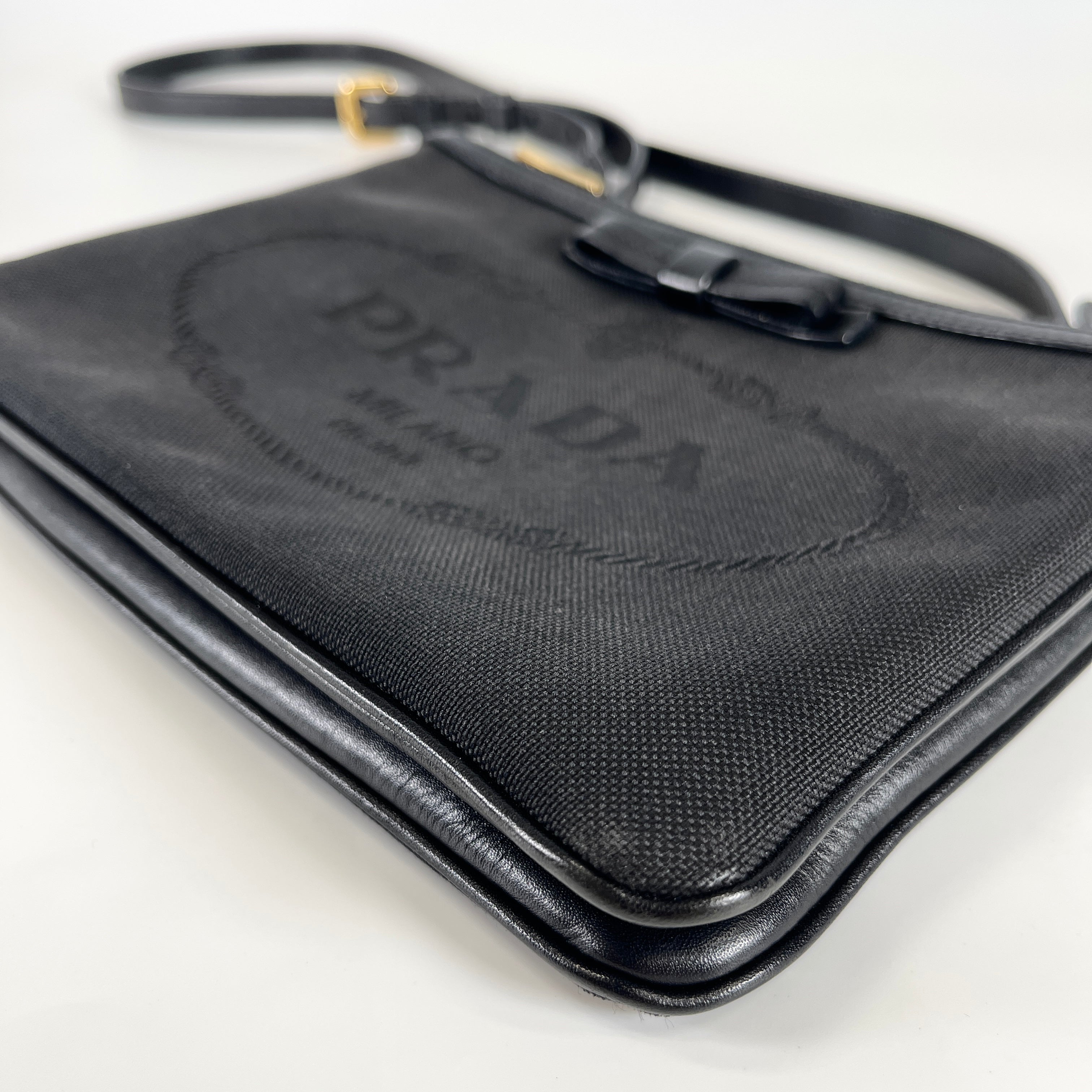 2605 secondhand PRADA Jacquard Shoulder bag