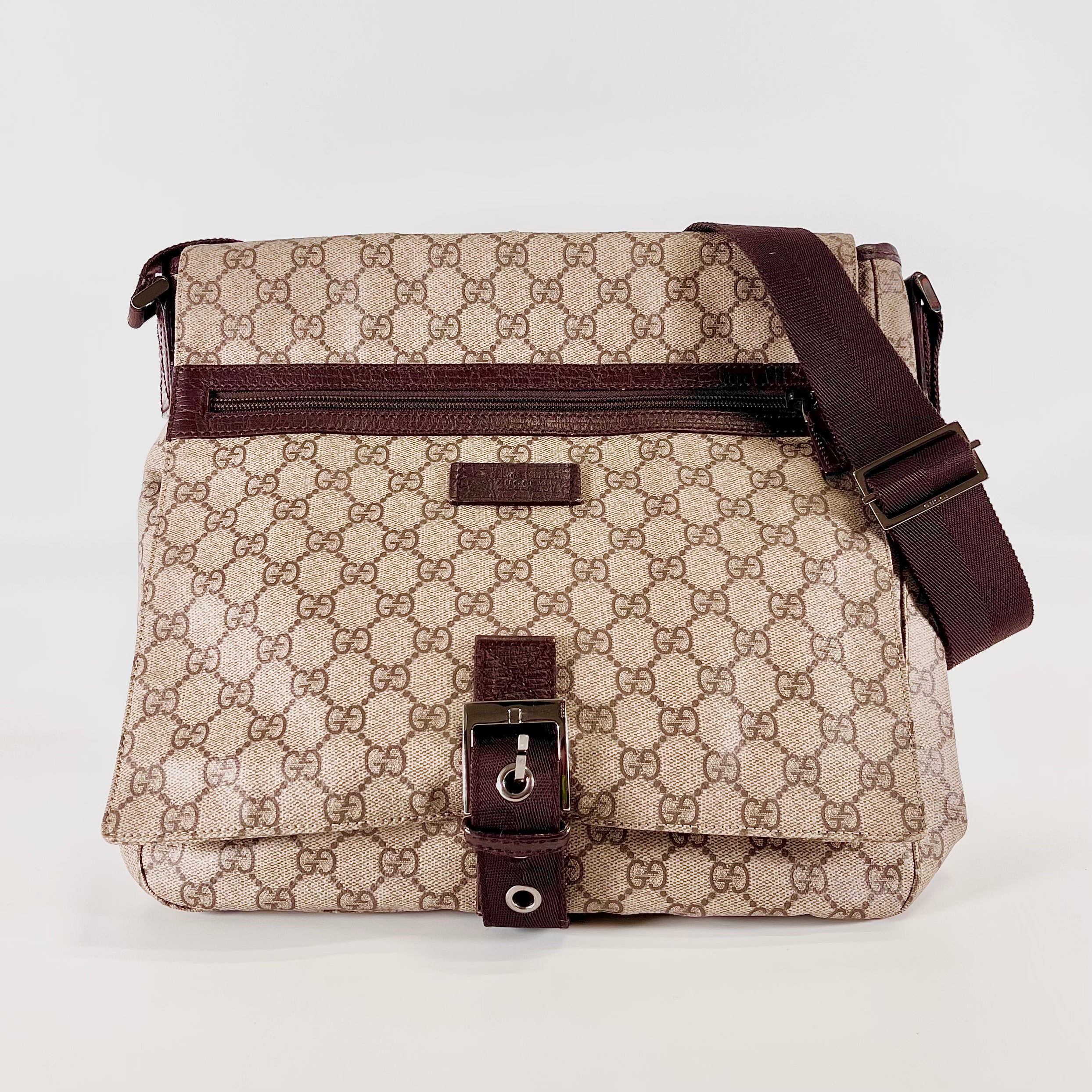 2601 secondhand GUCCI GG Supreme Shoulder bag