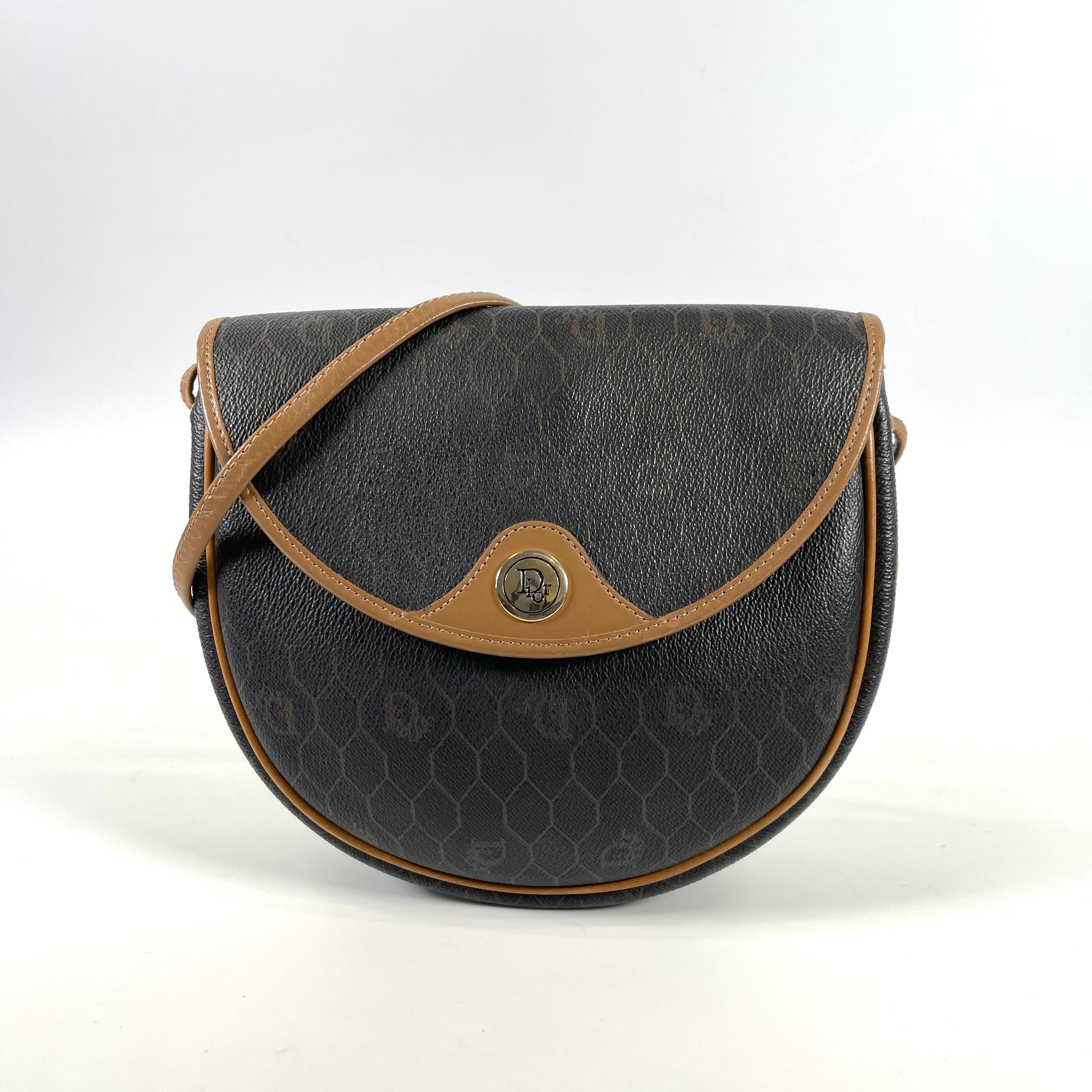 2601 CD shoulder