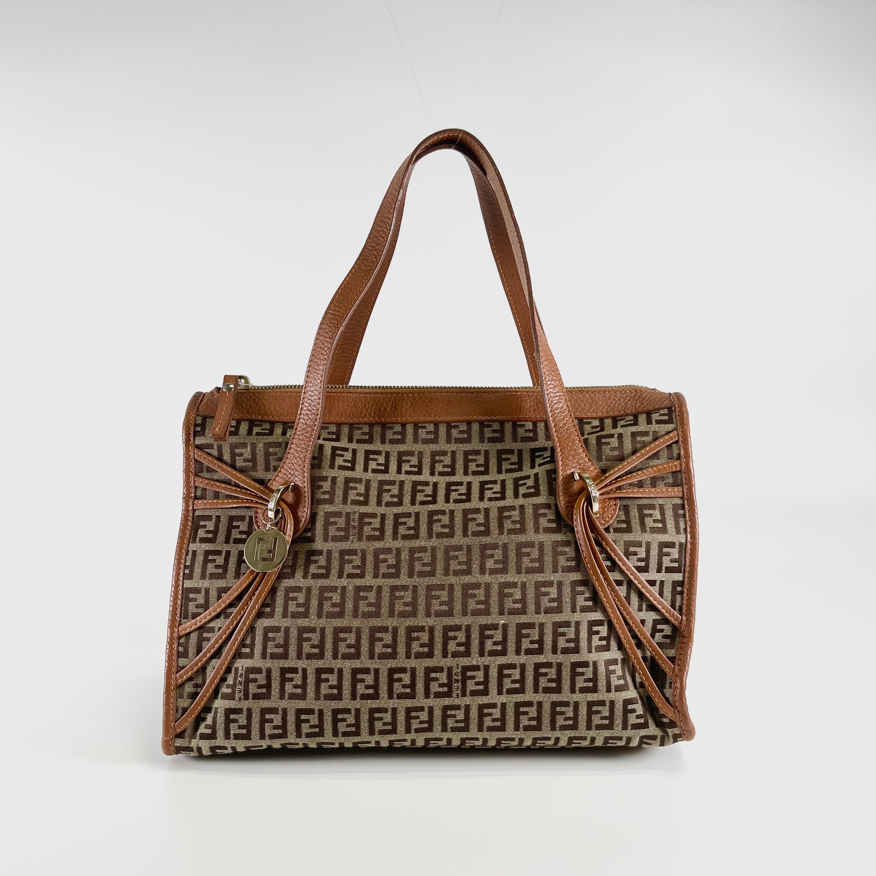 2601 secondhand FENDI Zucchino hand bag