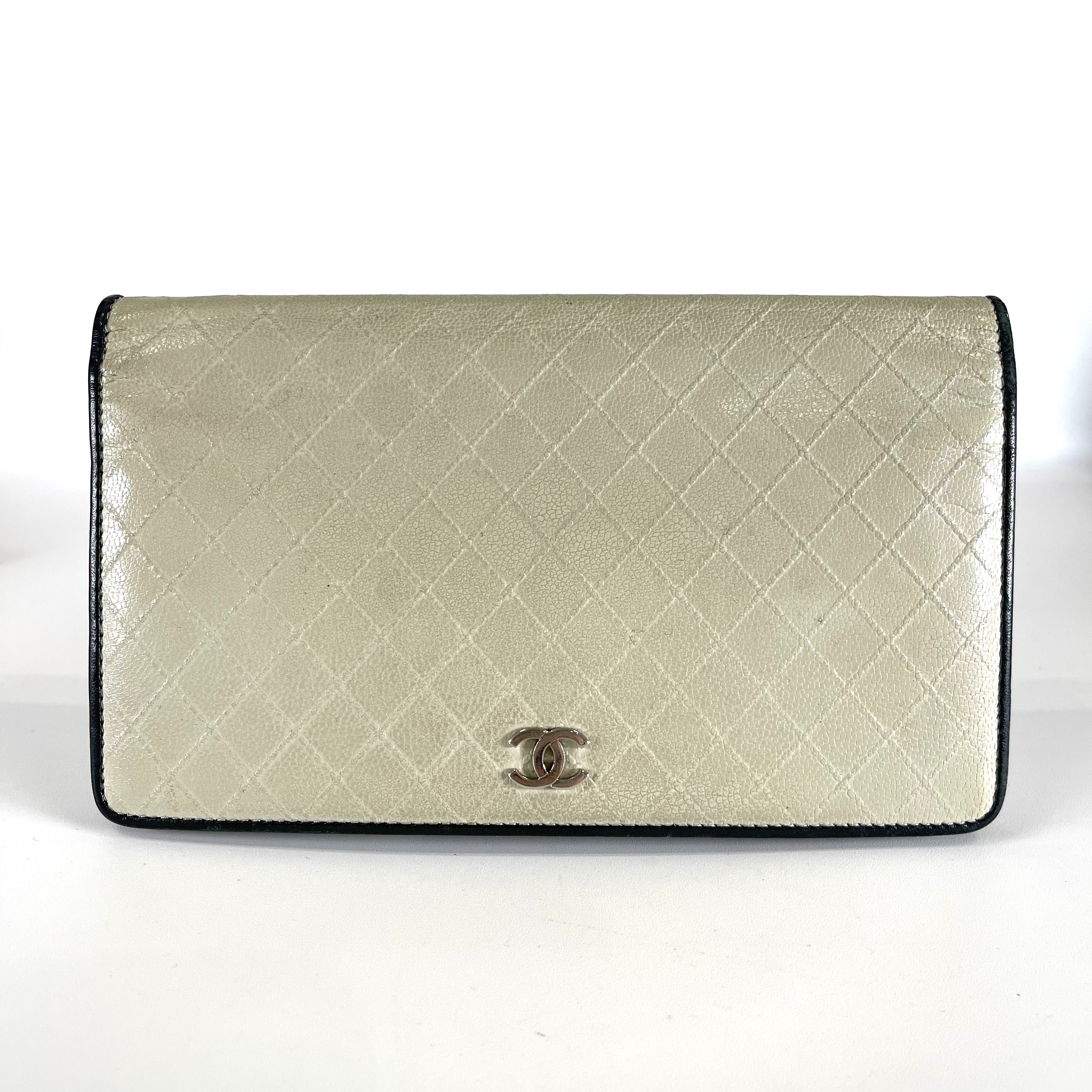 2511 CHANEL Bicolore Long Wallet