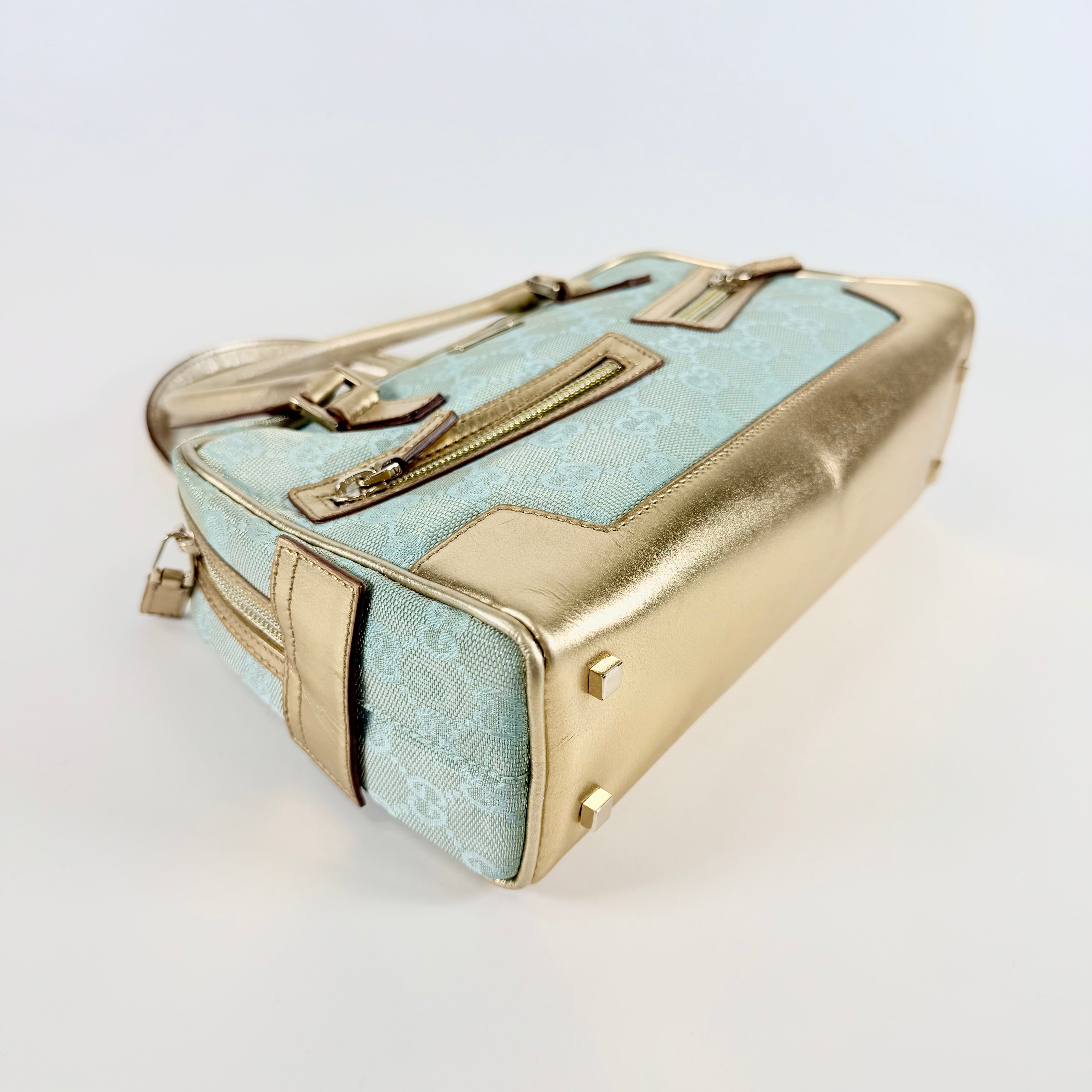 2608 secondhand GUCCI GG canvas hand bag