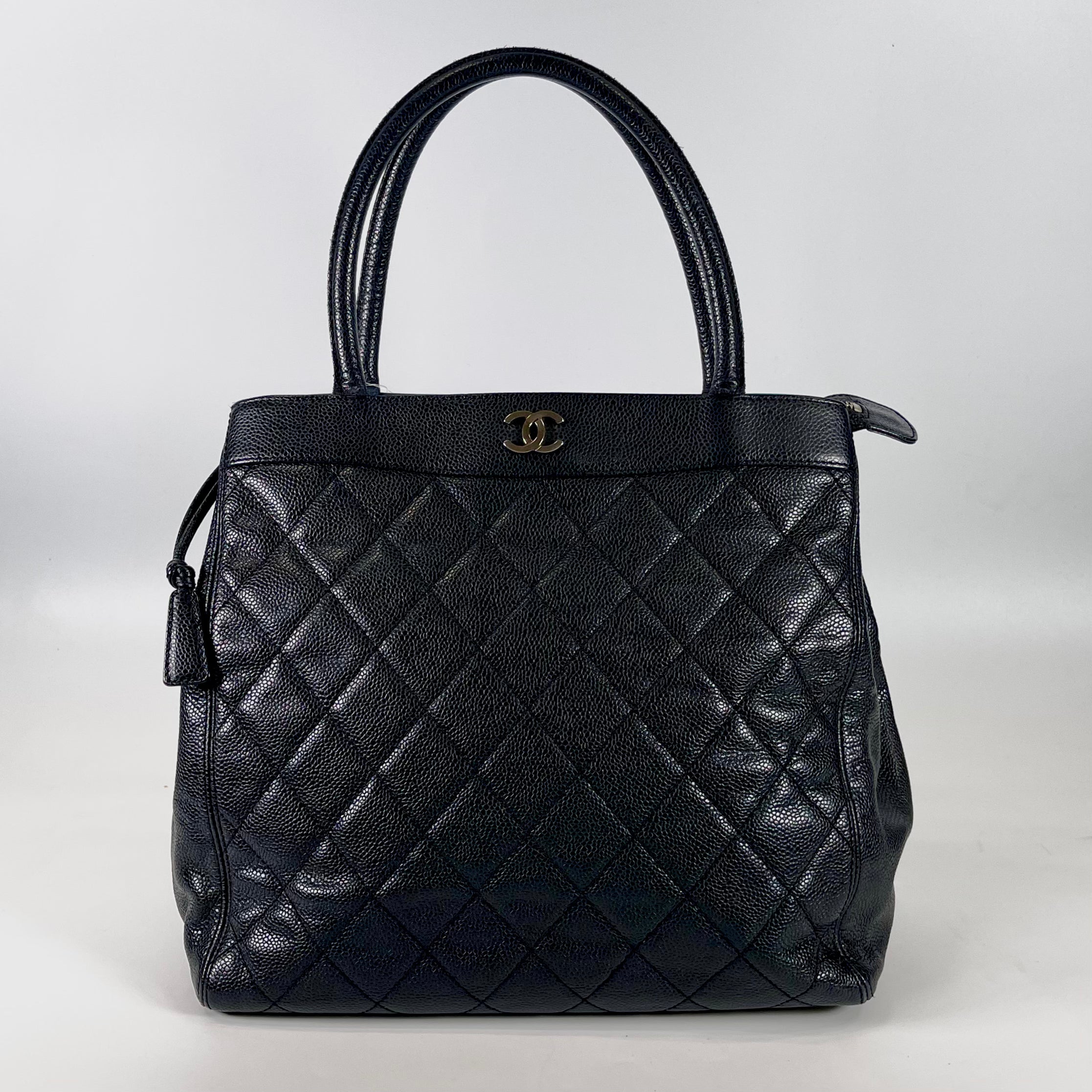 2505 CHANEL caviar skin  Tote Bag