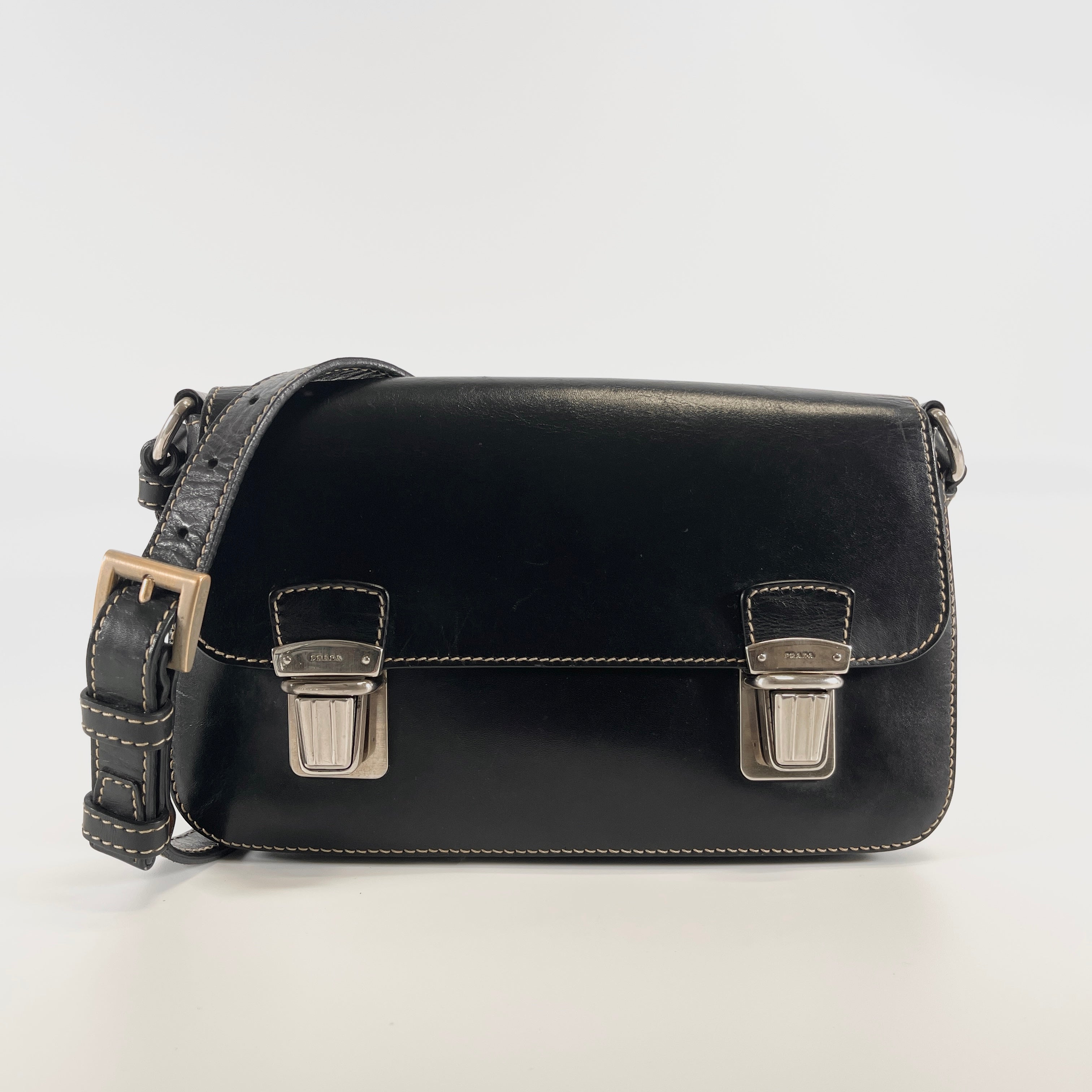 2604 secondhand PRADA leather Shoulder bag