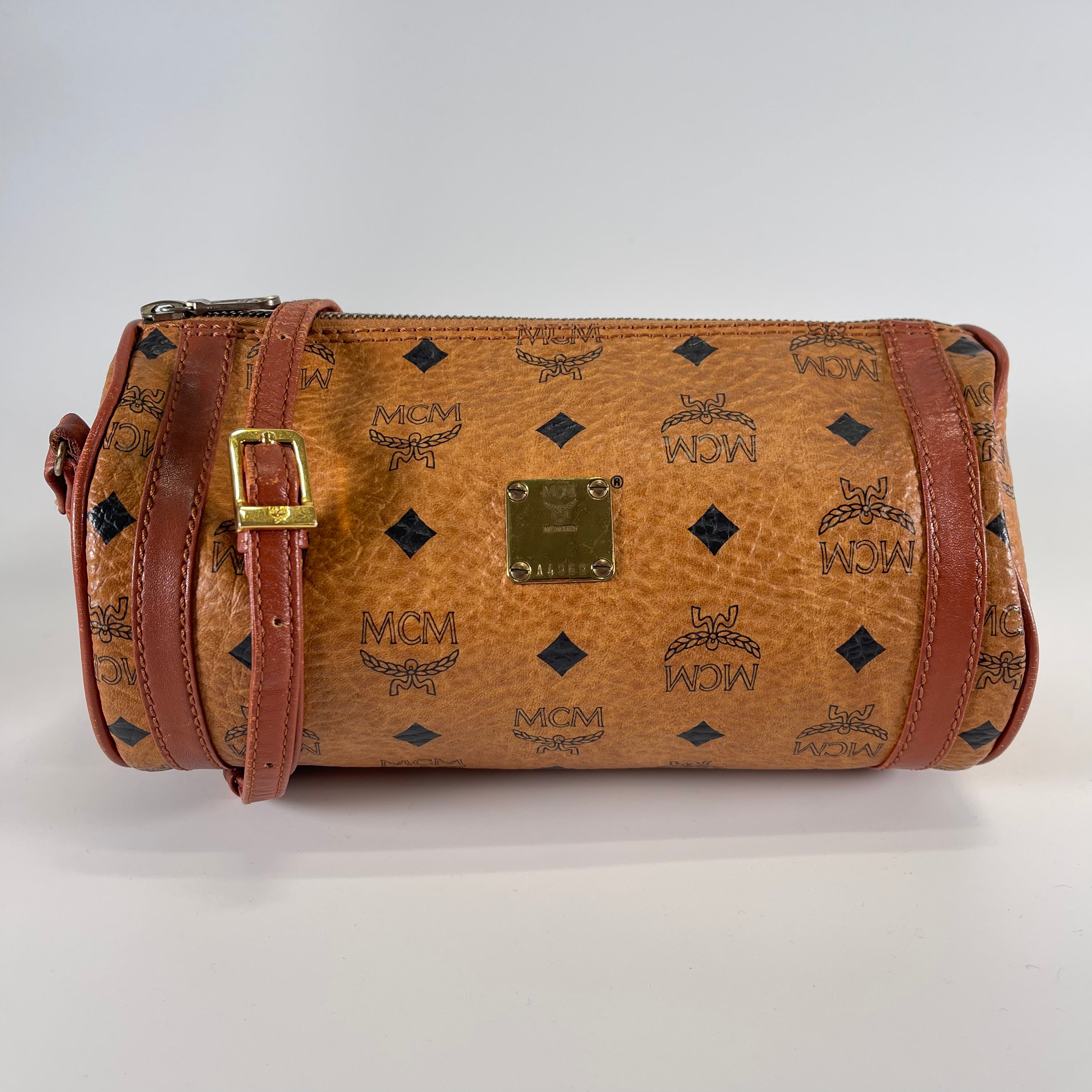 2512 secondhand  MCM shoulderbag