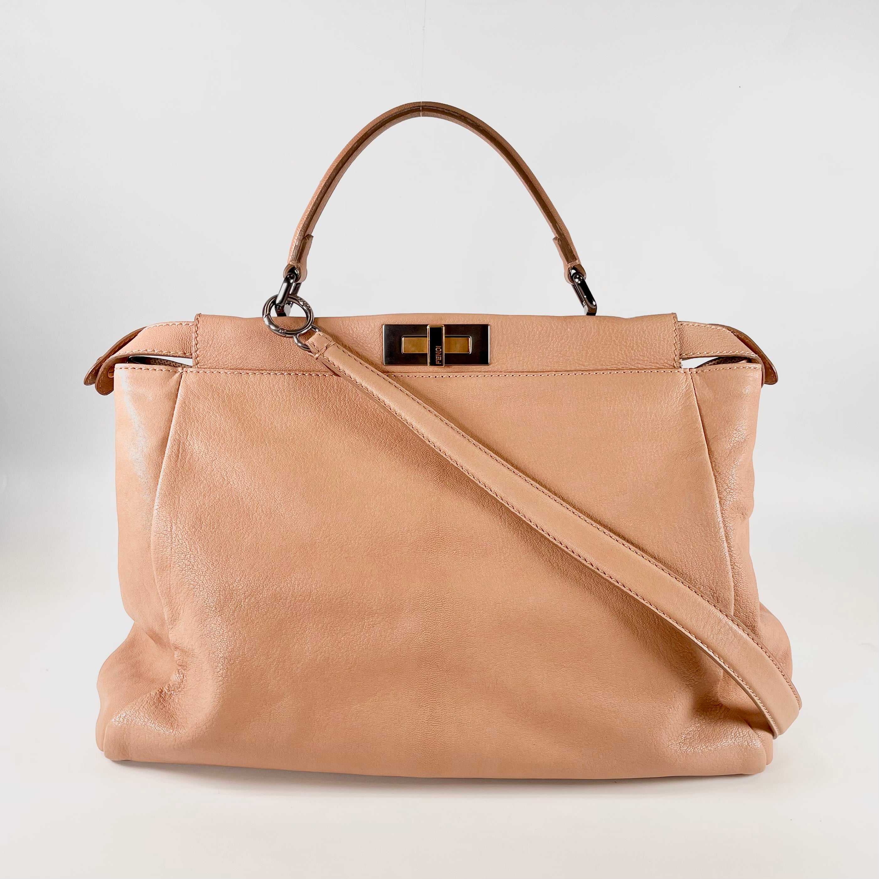 2512 secondhand  FENDI Peekaboo strap Selleria