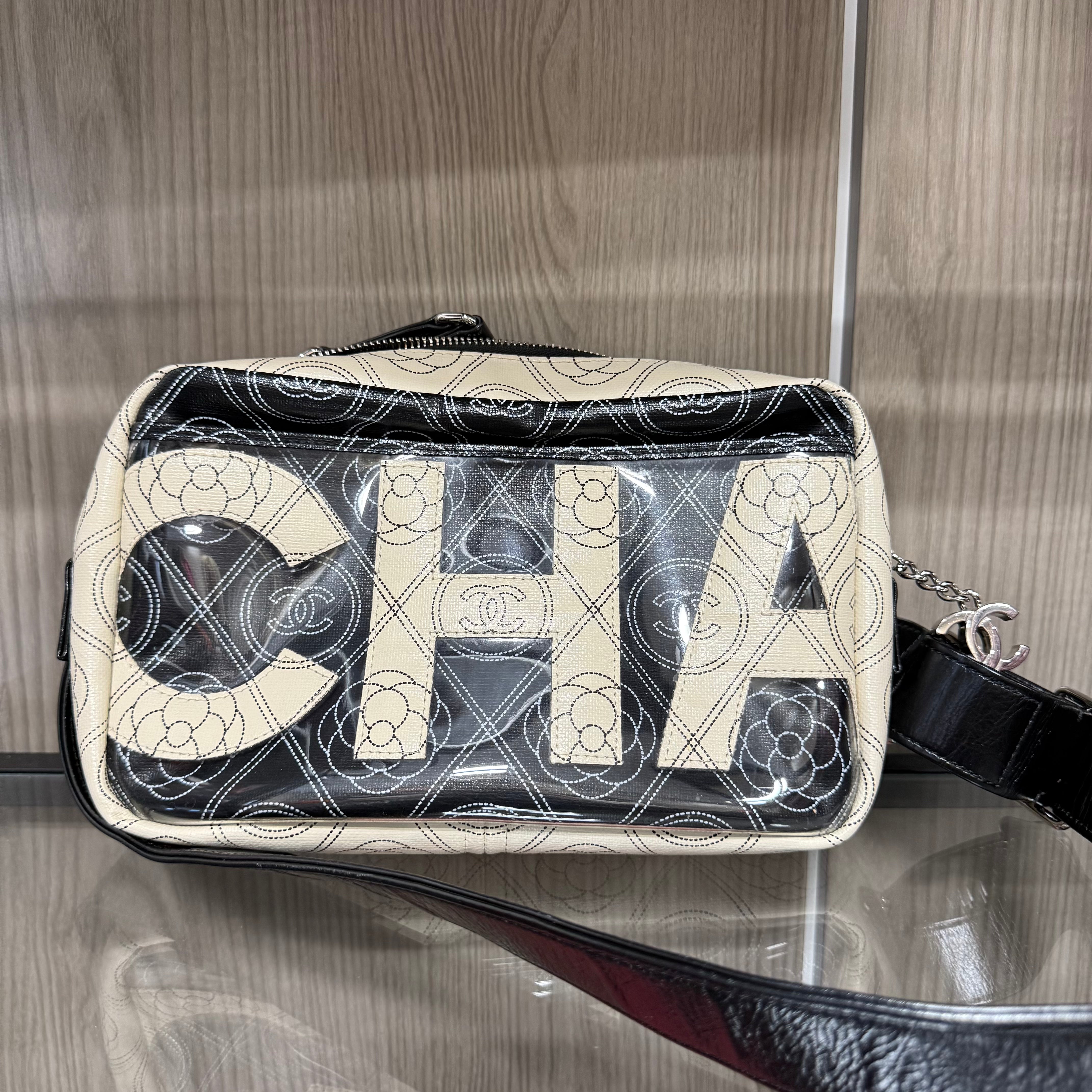 2505 CHANEL Camellia waist bag