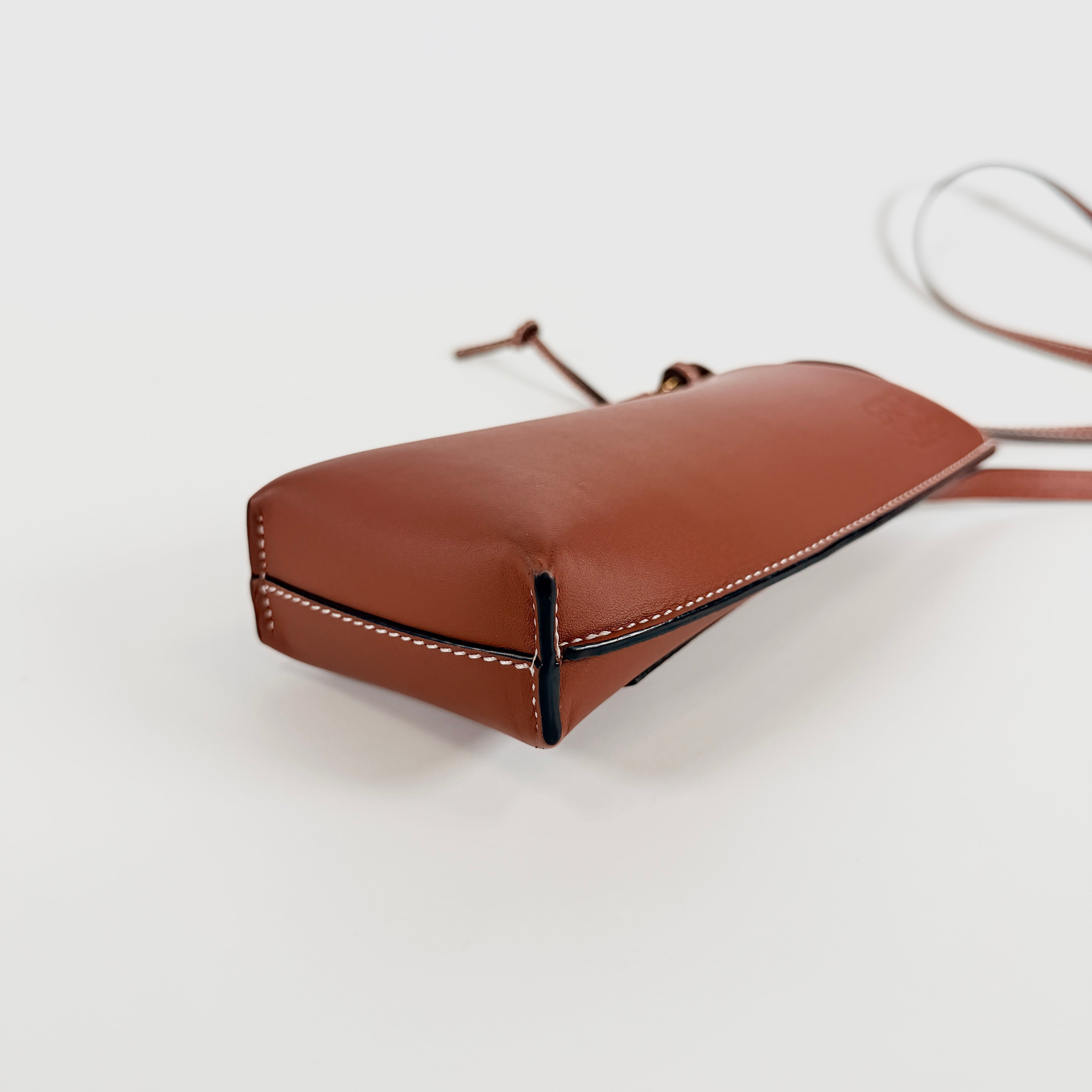 2606 secondhand LOEWE gate pocket shoulder