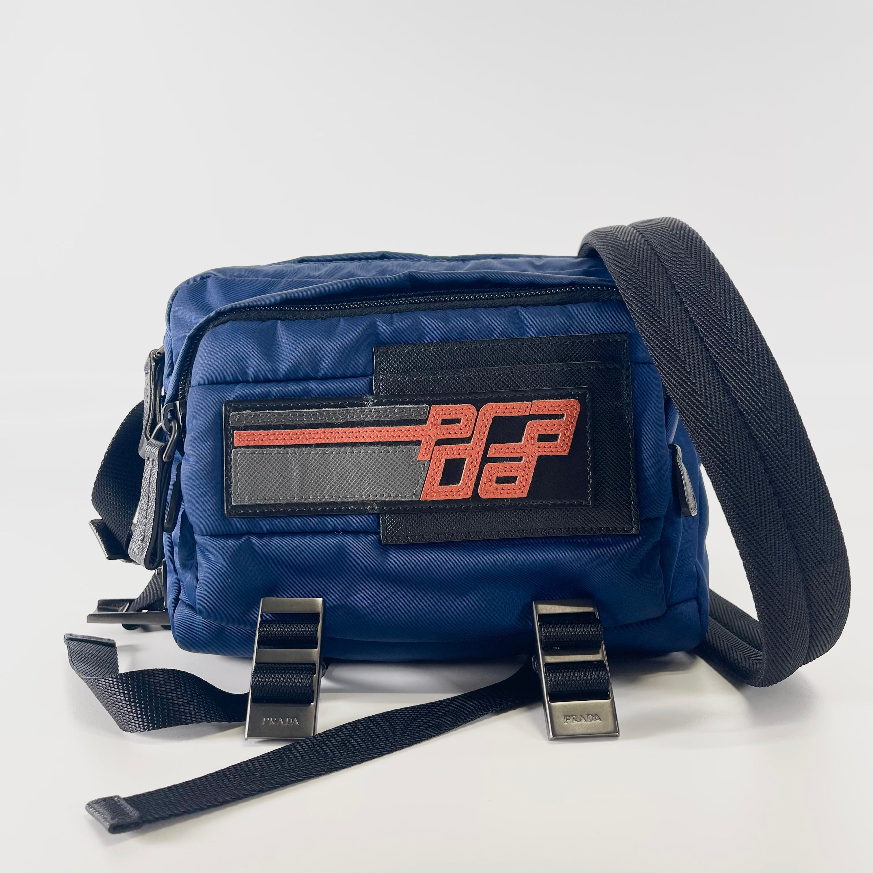 2603 secondhand PRADA logo Shoulder bag