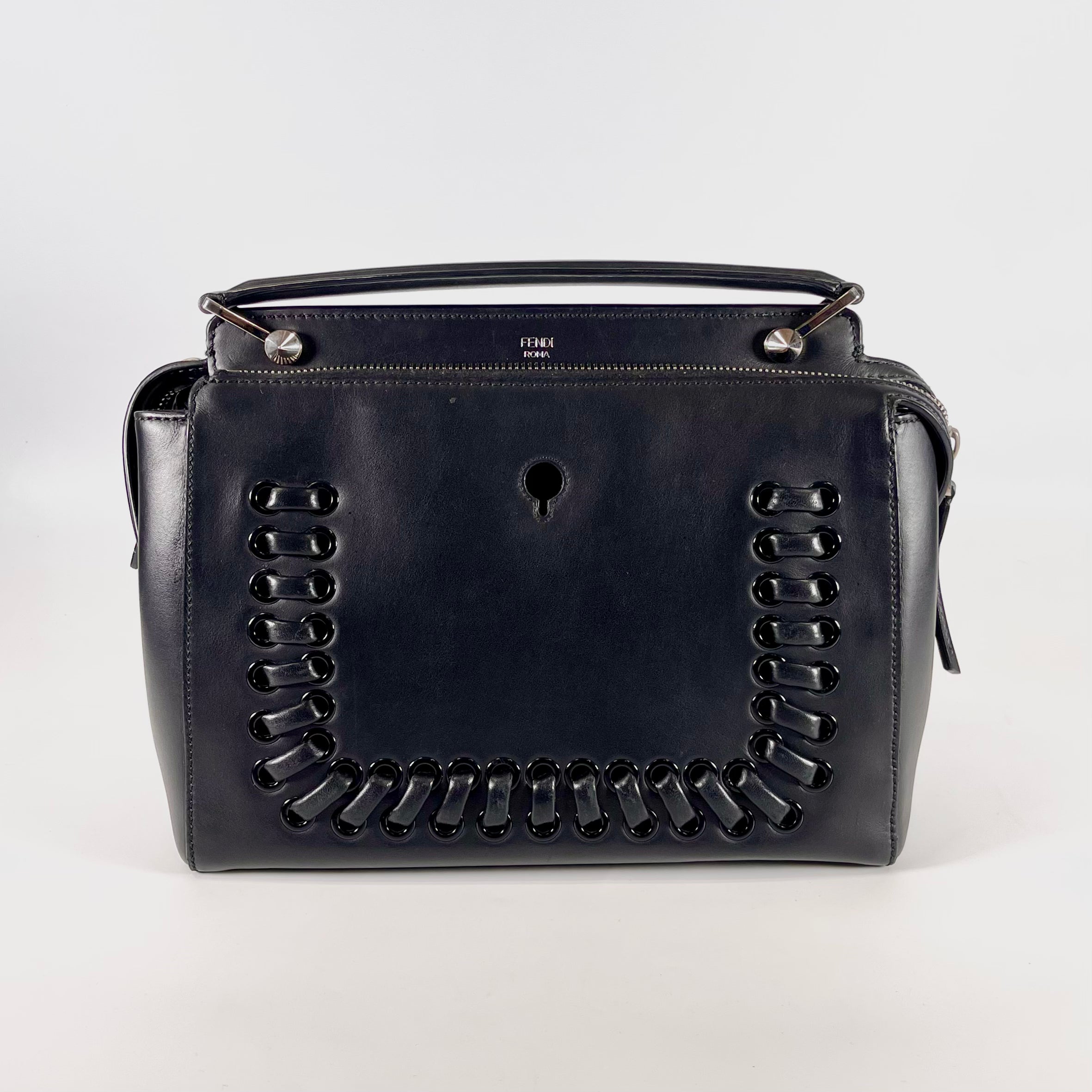 2512 secondhand  FENDI dot com shoulderbag