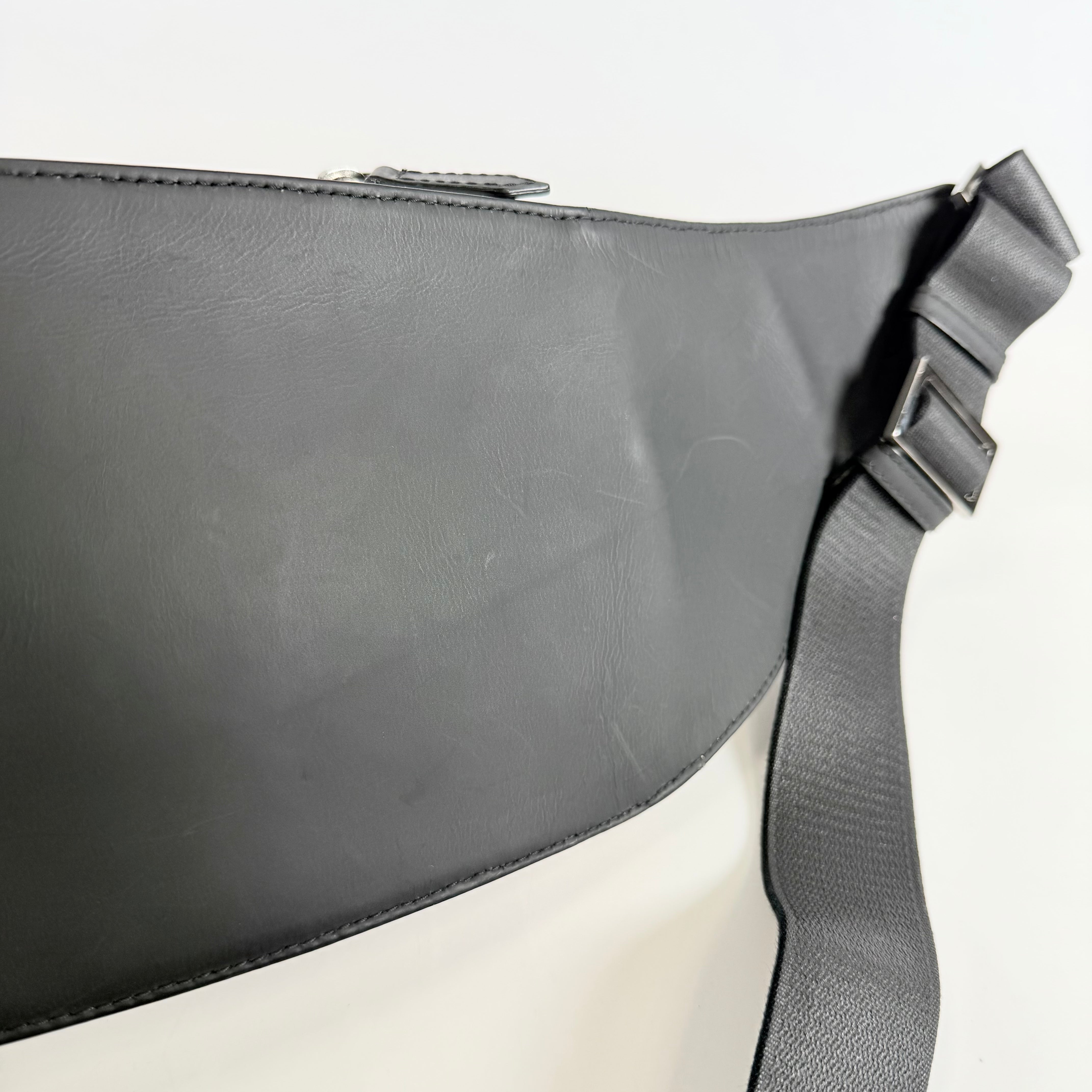 2608 secondhand BALENCIAGA Waist Bag