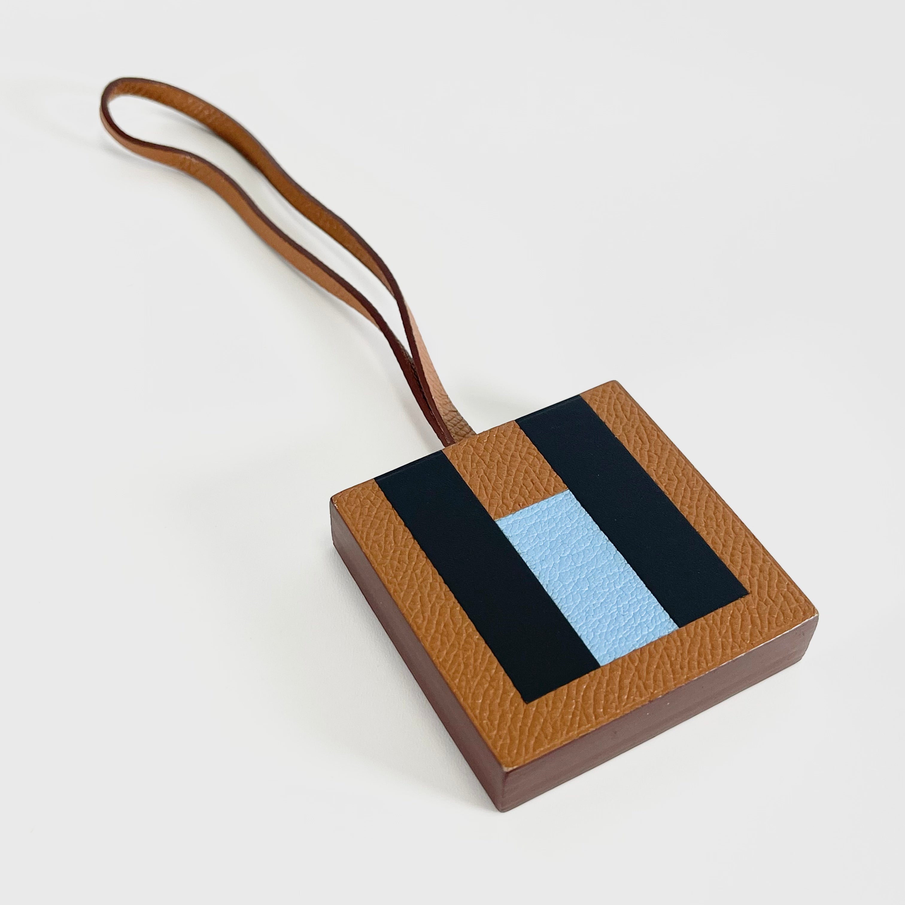 2603 secondhand HERMES key ring charm 28