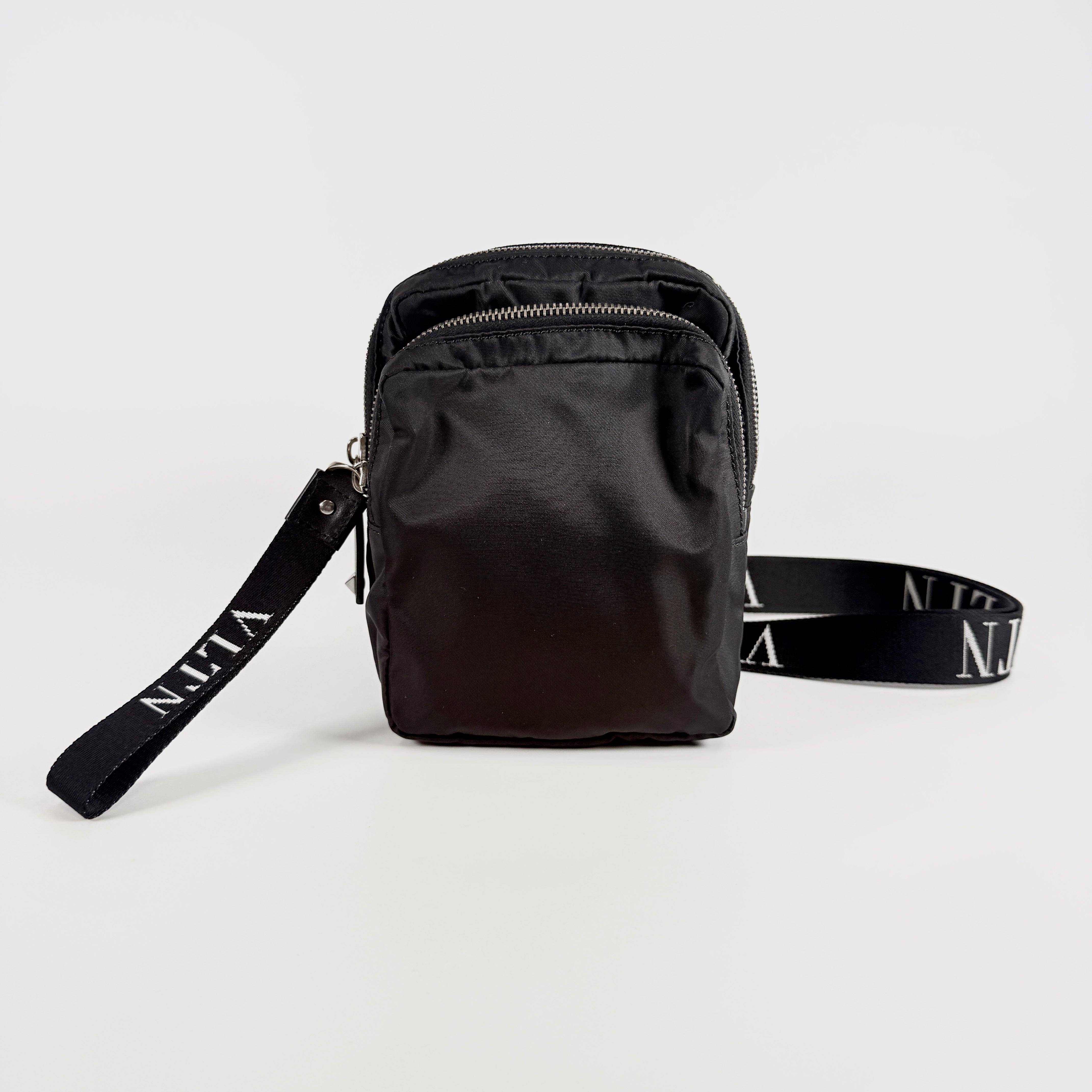 2608 secondhand VALENTINO Nylon Shoulder Bag Black