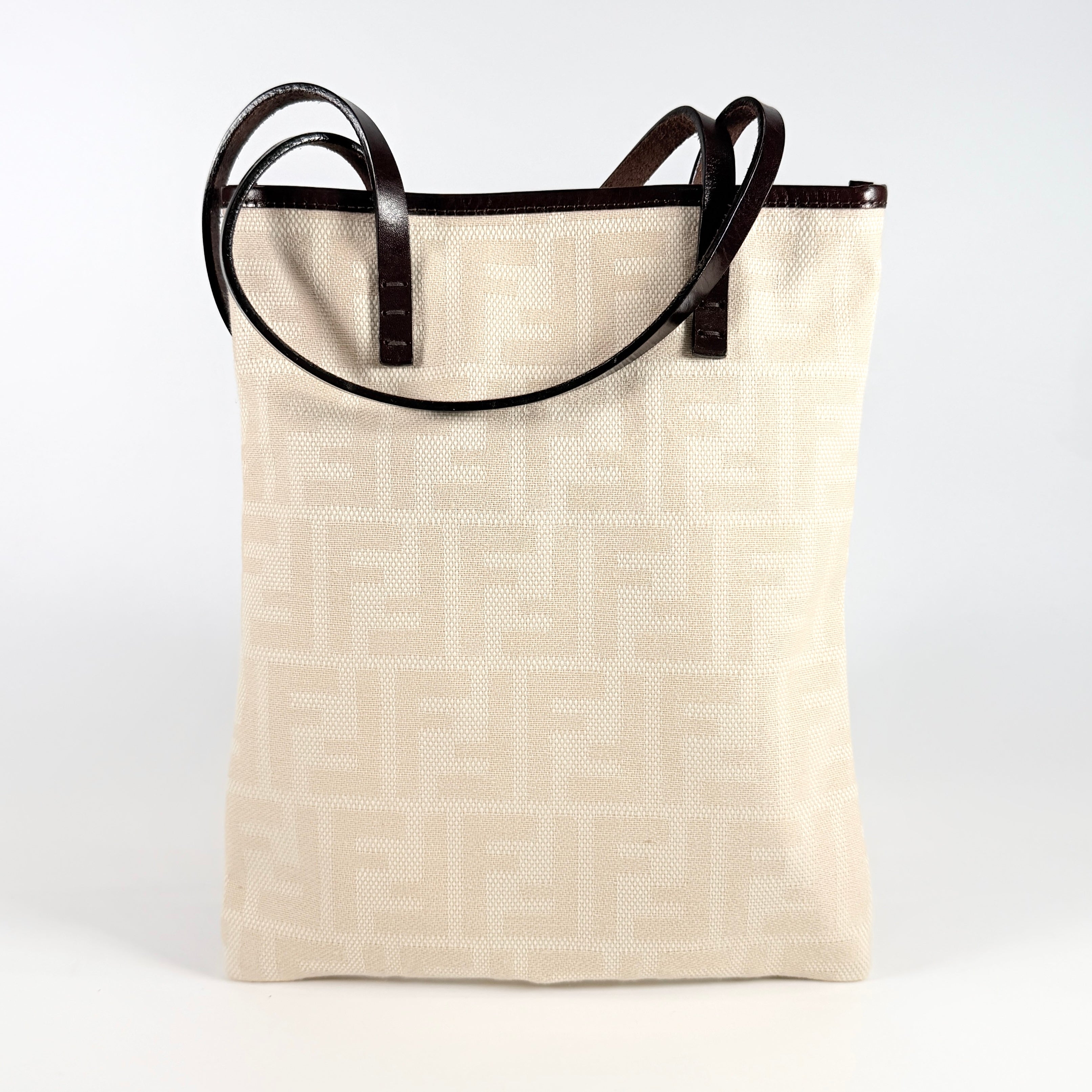 2608 secondhand FENDI Tote Bag With Pouch Zucca