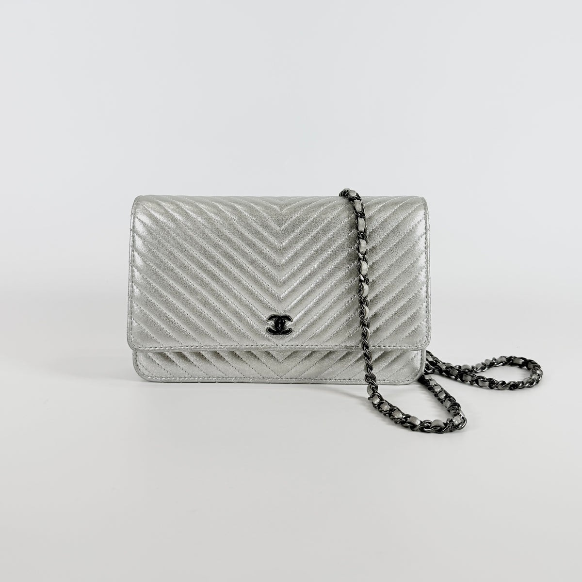 2607 secondhand CHANEL Chain Wallet