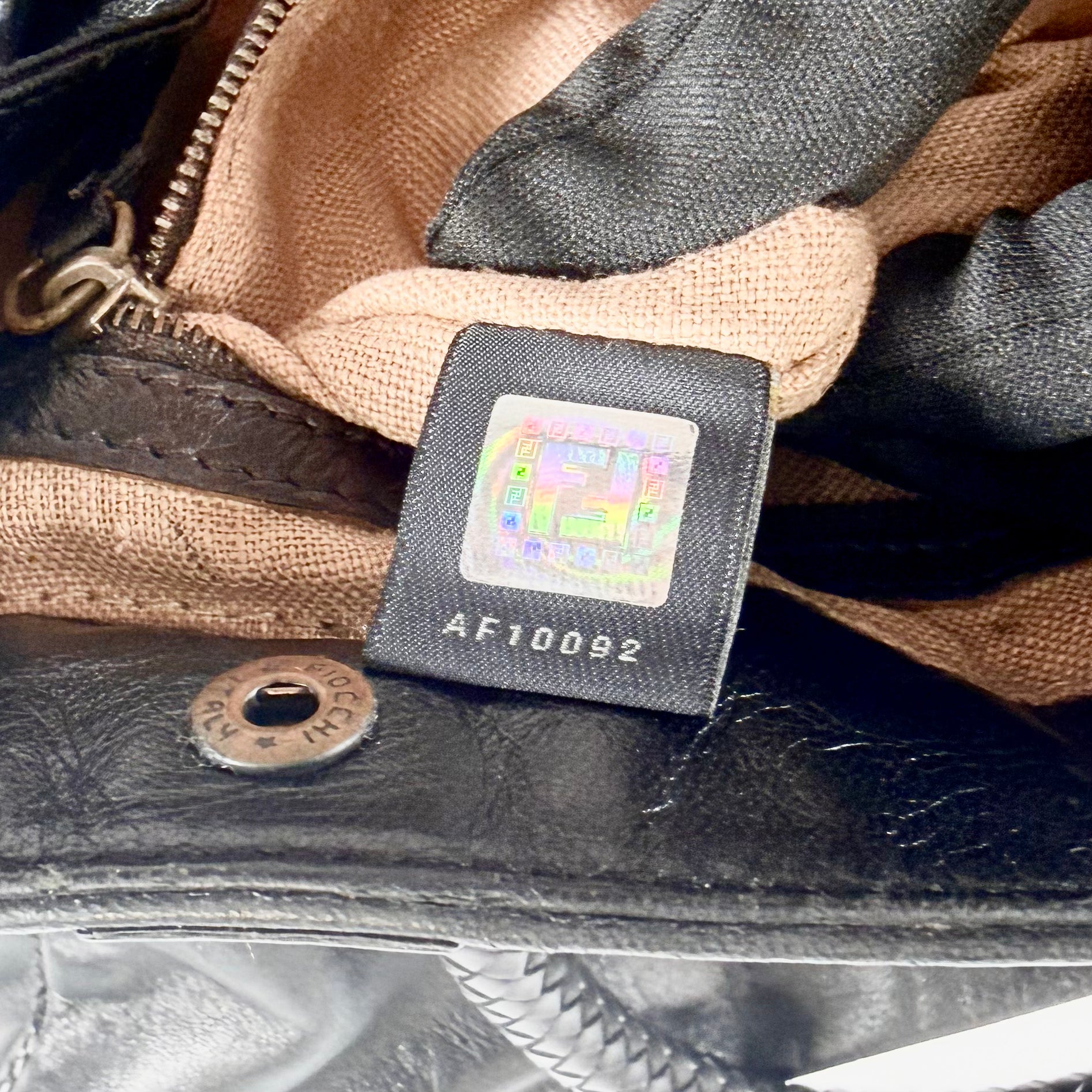 2607 secondhand FENDI hand bag