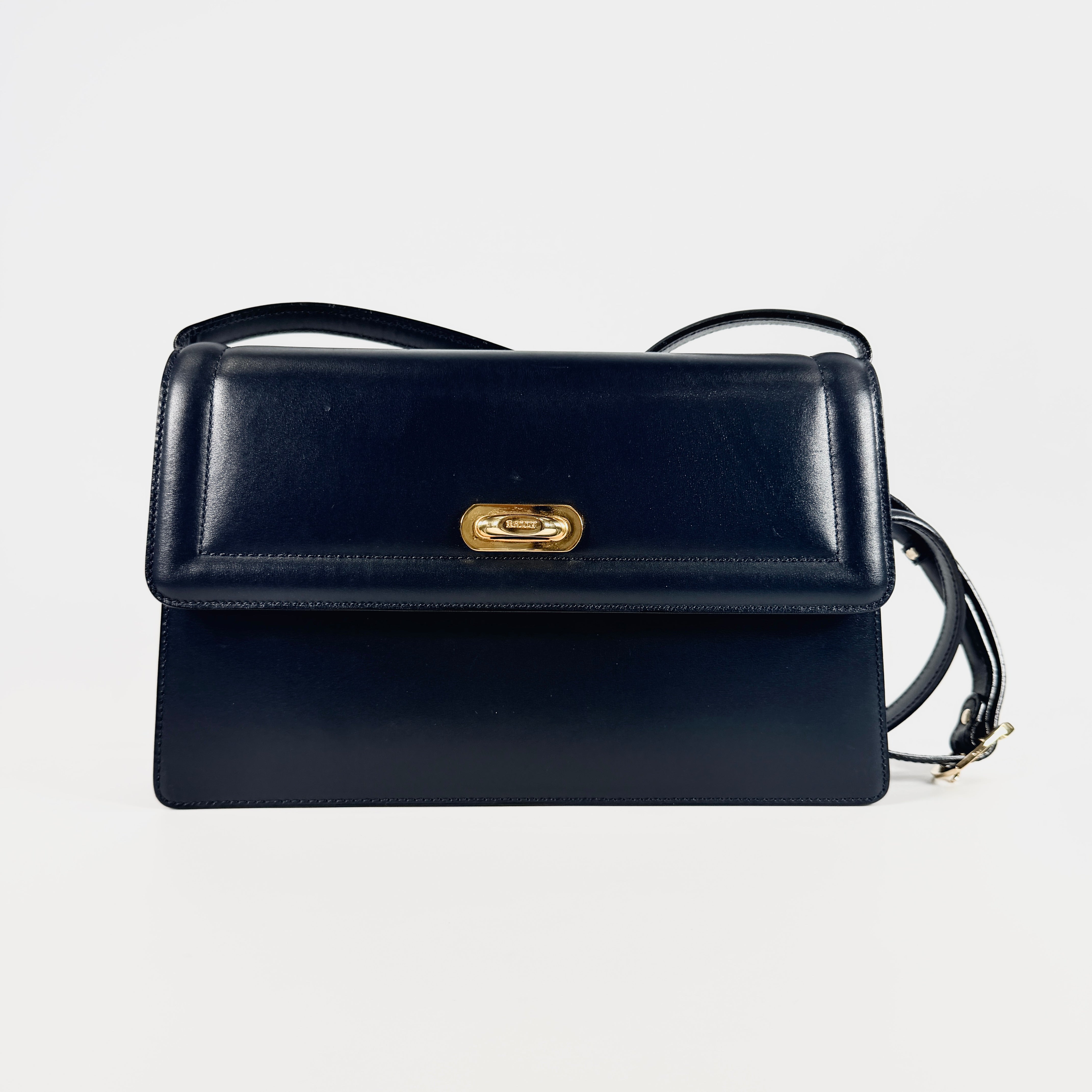 2607 secondhand Bally Shoulder Bag
