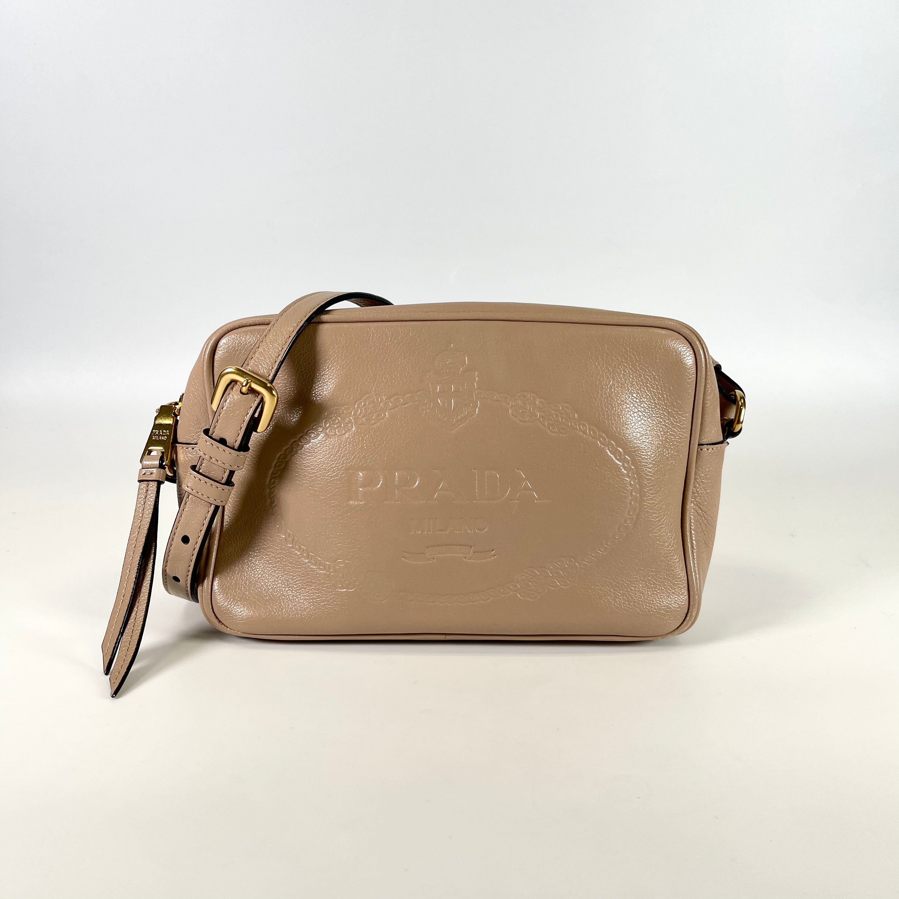 2601 secondhand PRADA shoulder camera bag