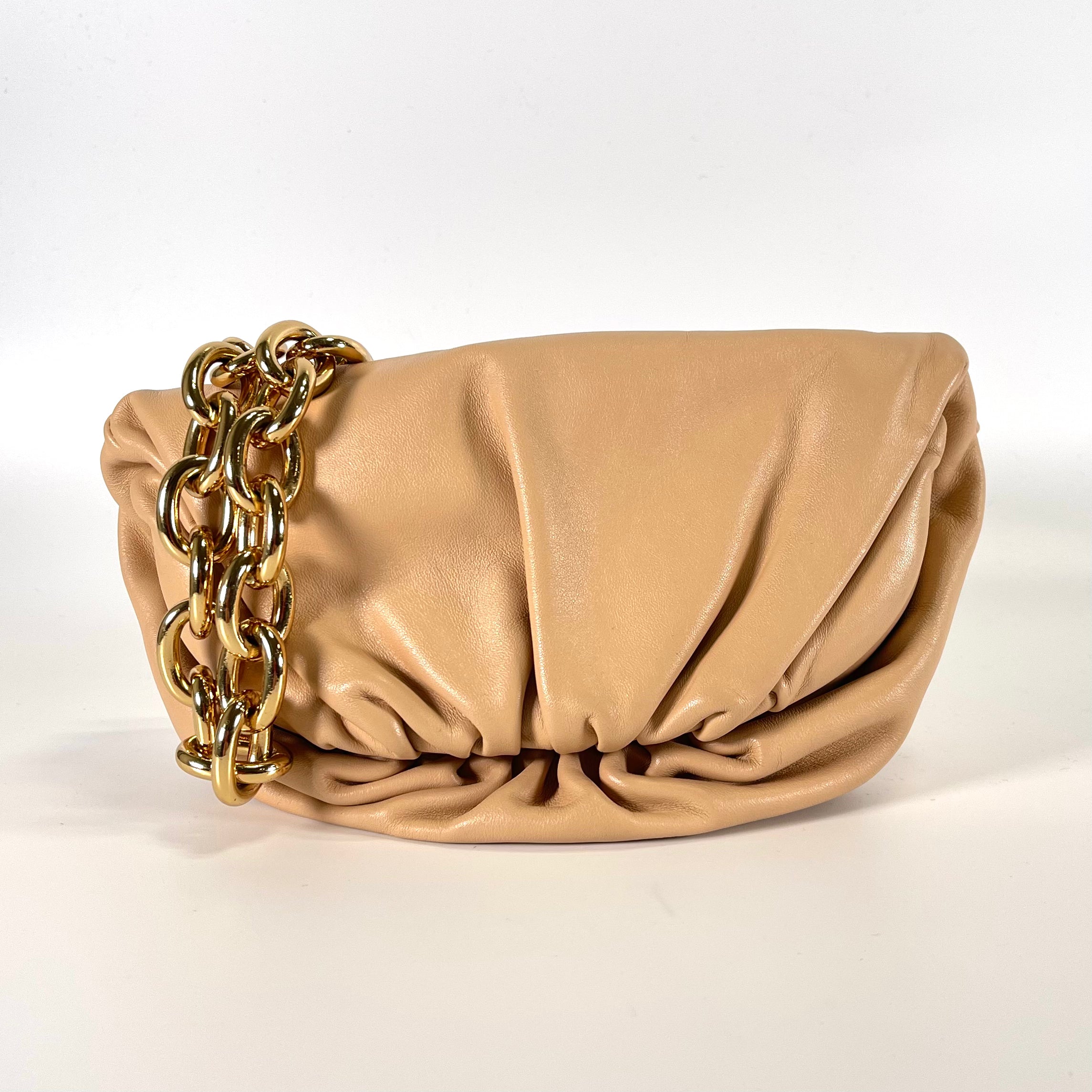 2510 BOTTEGAVENETA The Chain Pouch Leather Body Bag