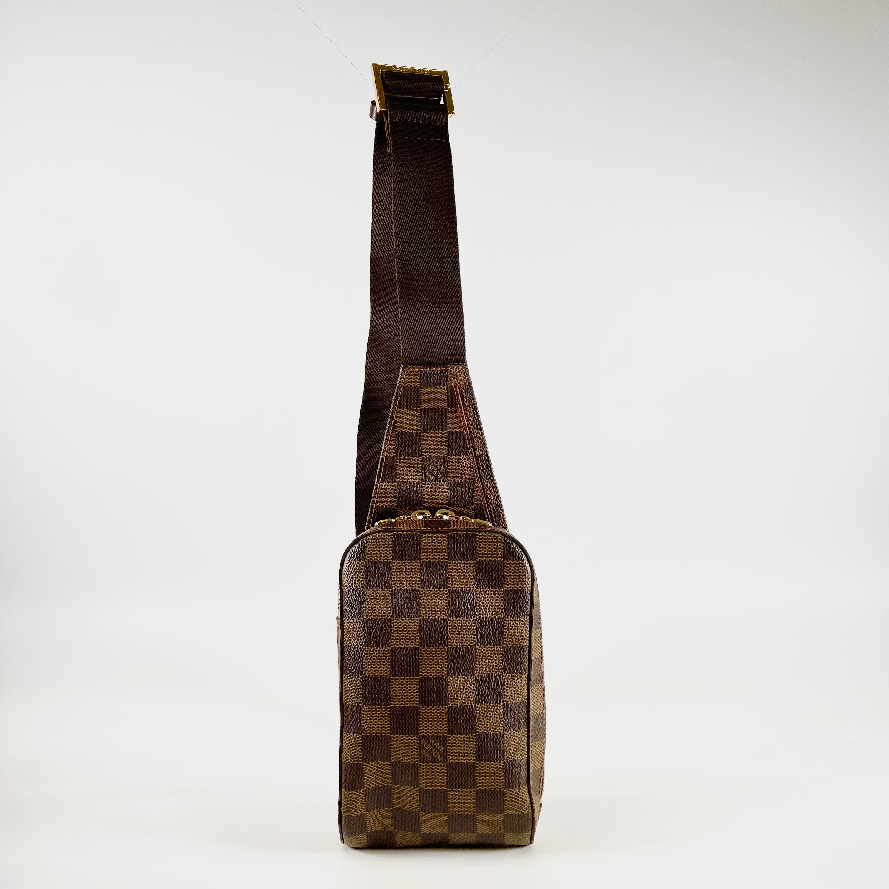 2602 secondhand LV Damier Geronimos