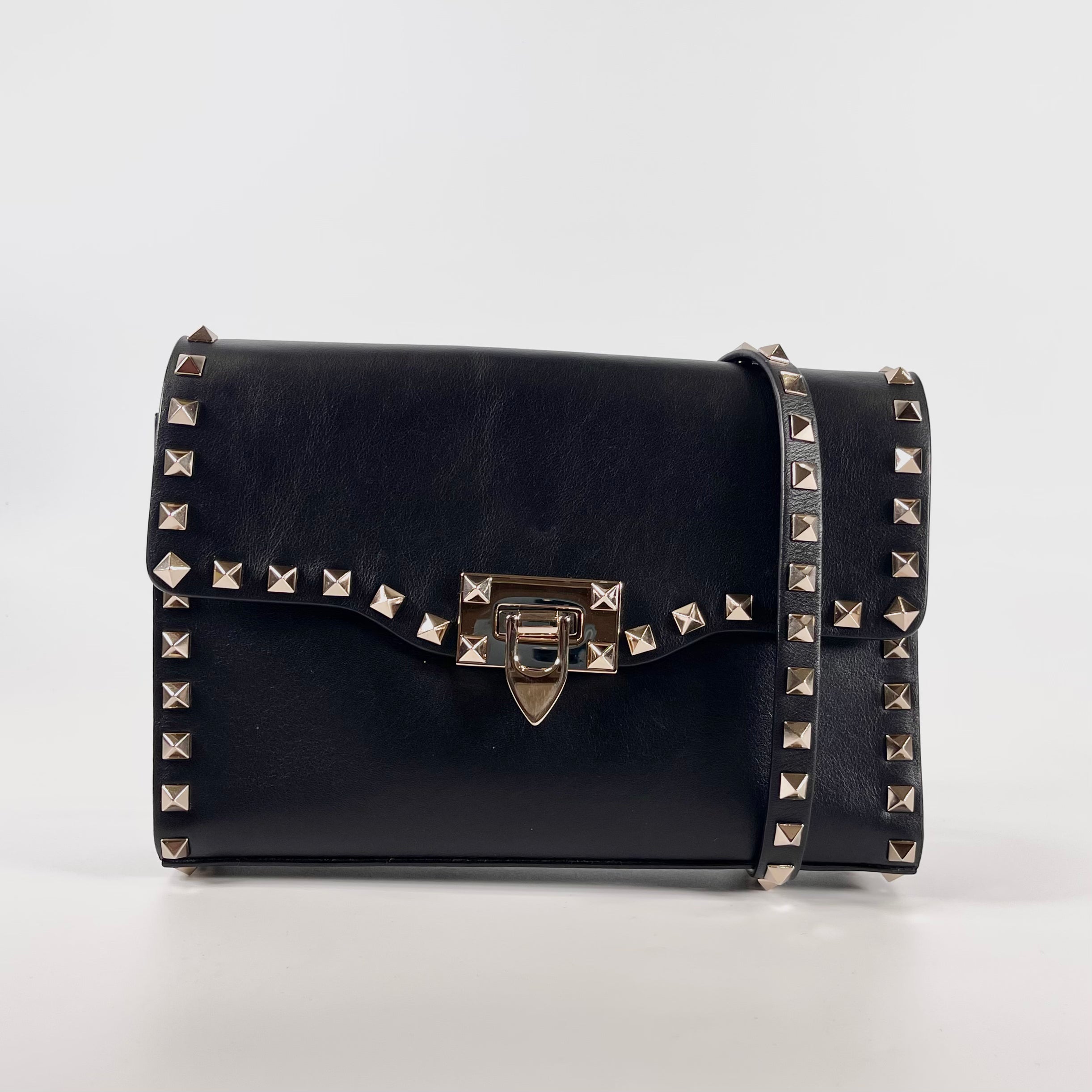 2602 secondhand Valentino shoulder black