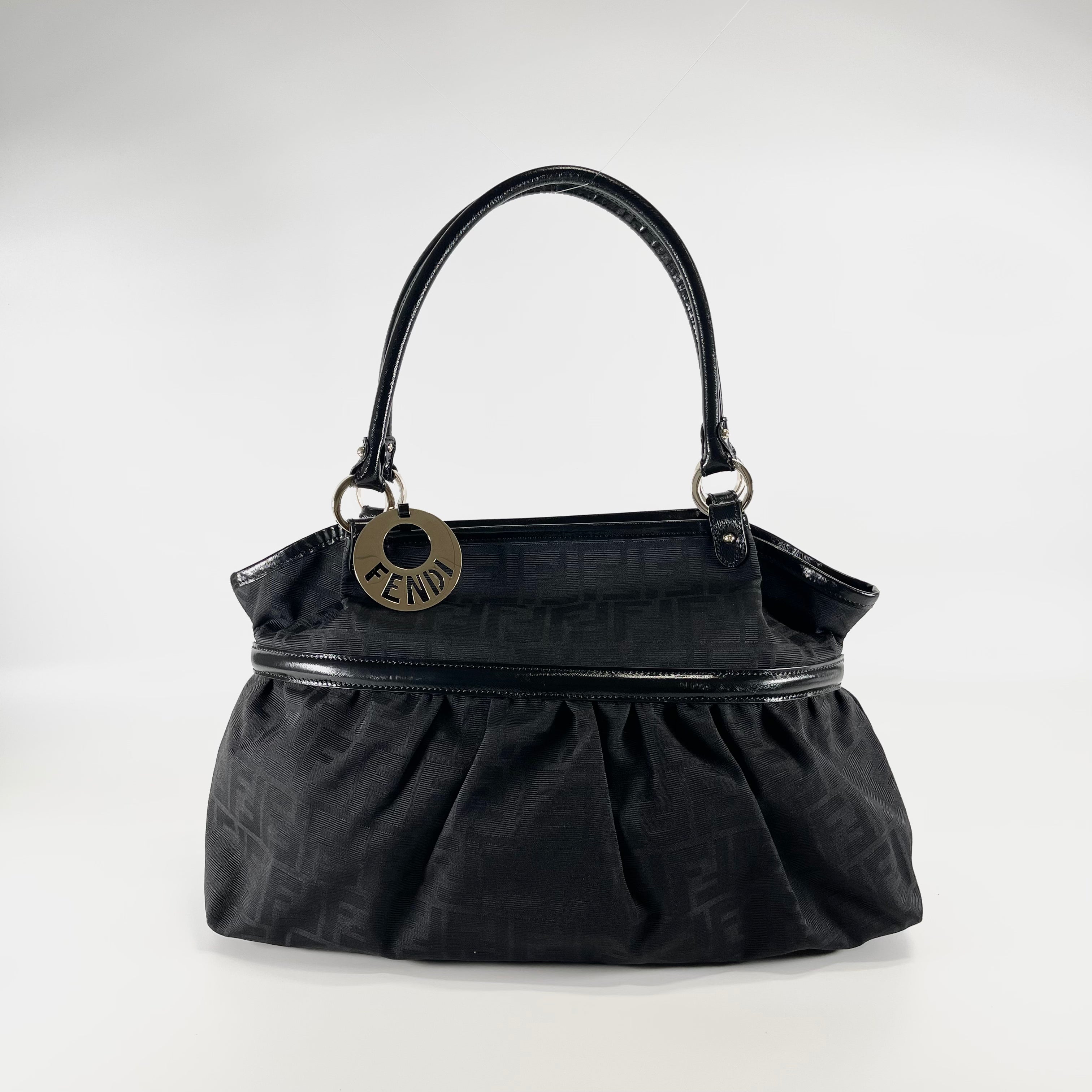 2601 secondhand FENDI hand bag Zucca Pattern black canvas × coating leather