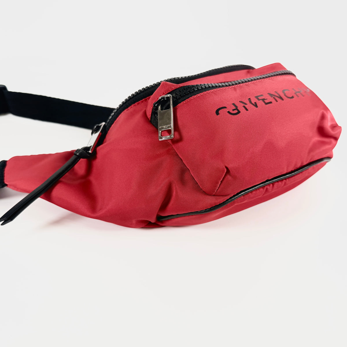 2607 secondhand GIVENCHY van Waist bag