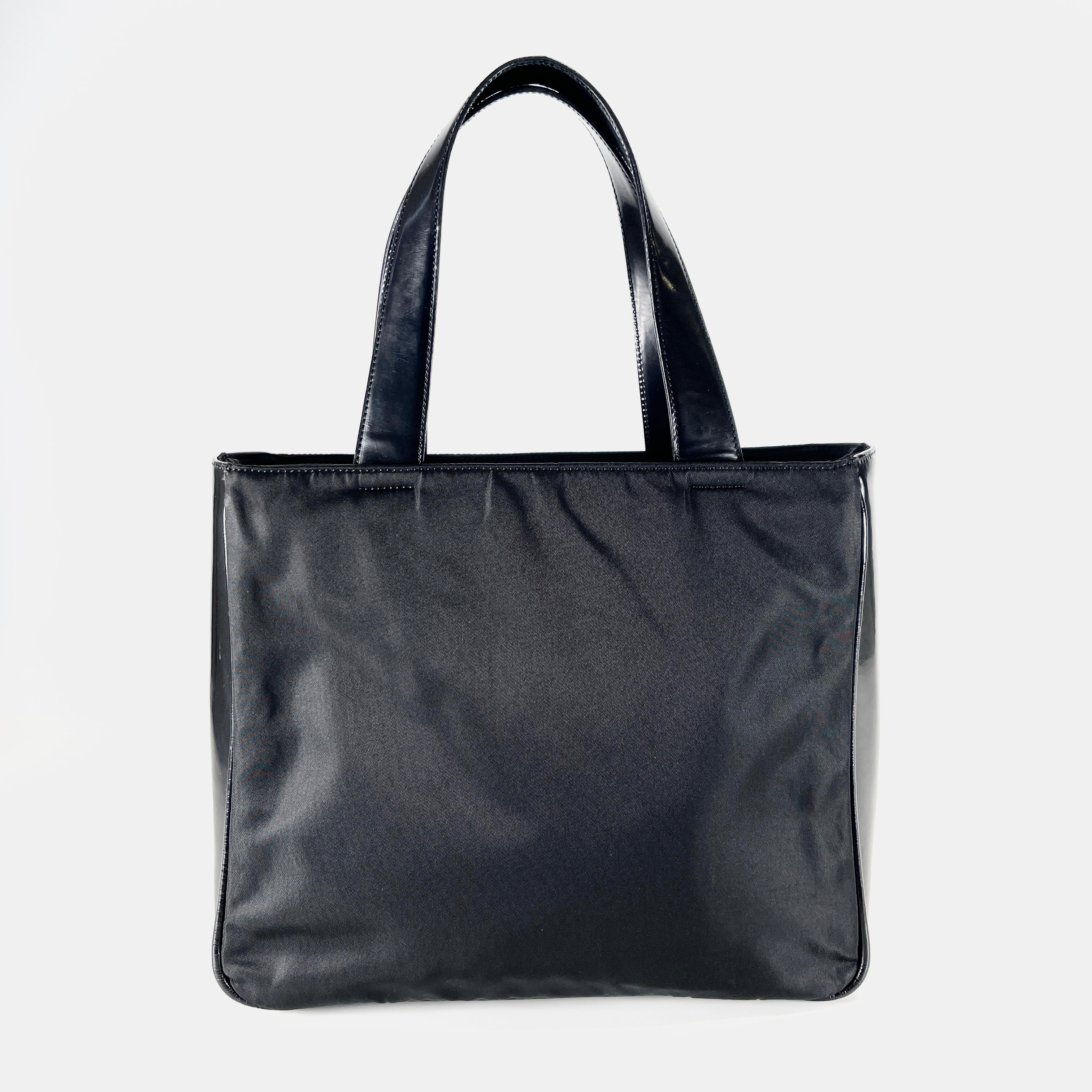 2605 secondhand PRADA nylon hand bag