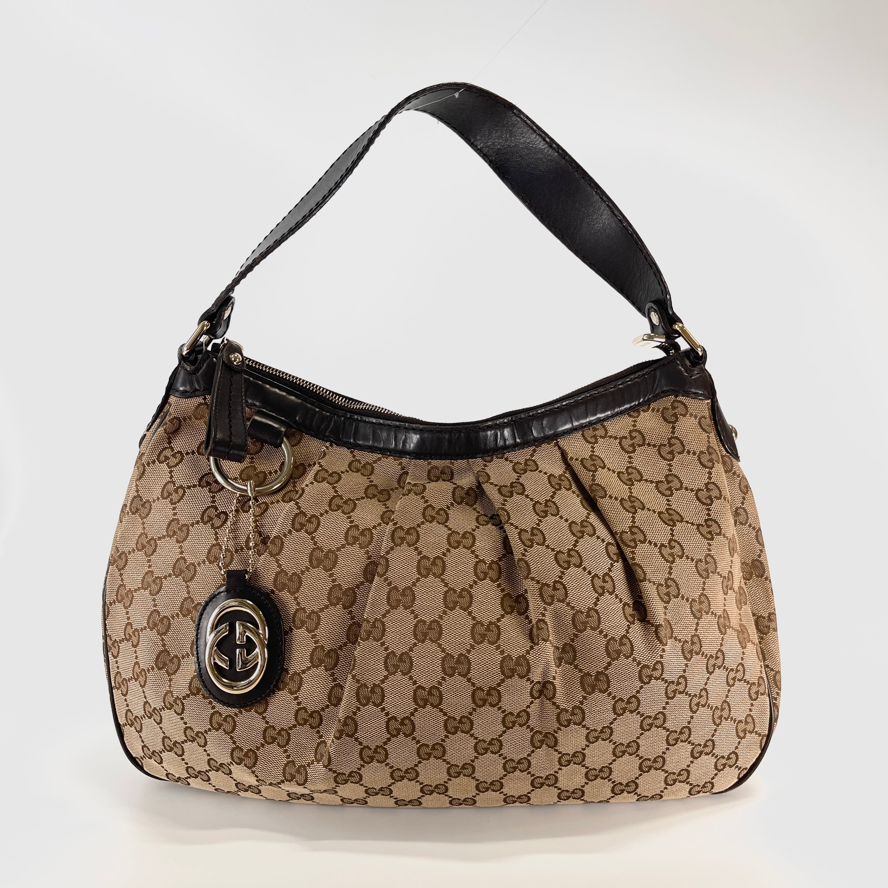 2604 secondhand GUCCI 232955 GG canvas Suki Shoulder bag / Crossbody Bag