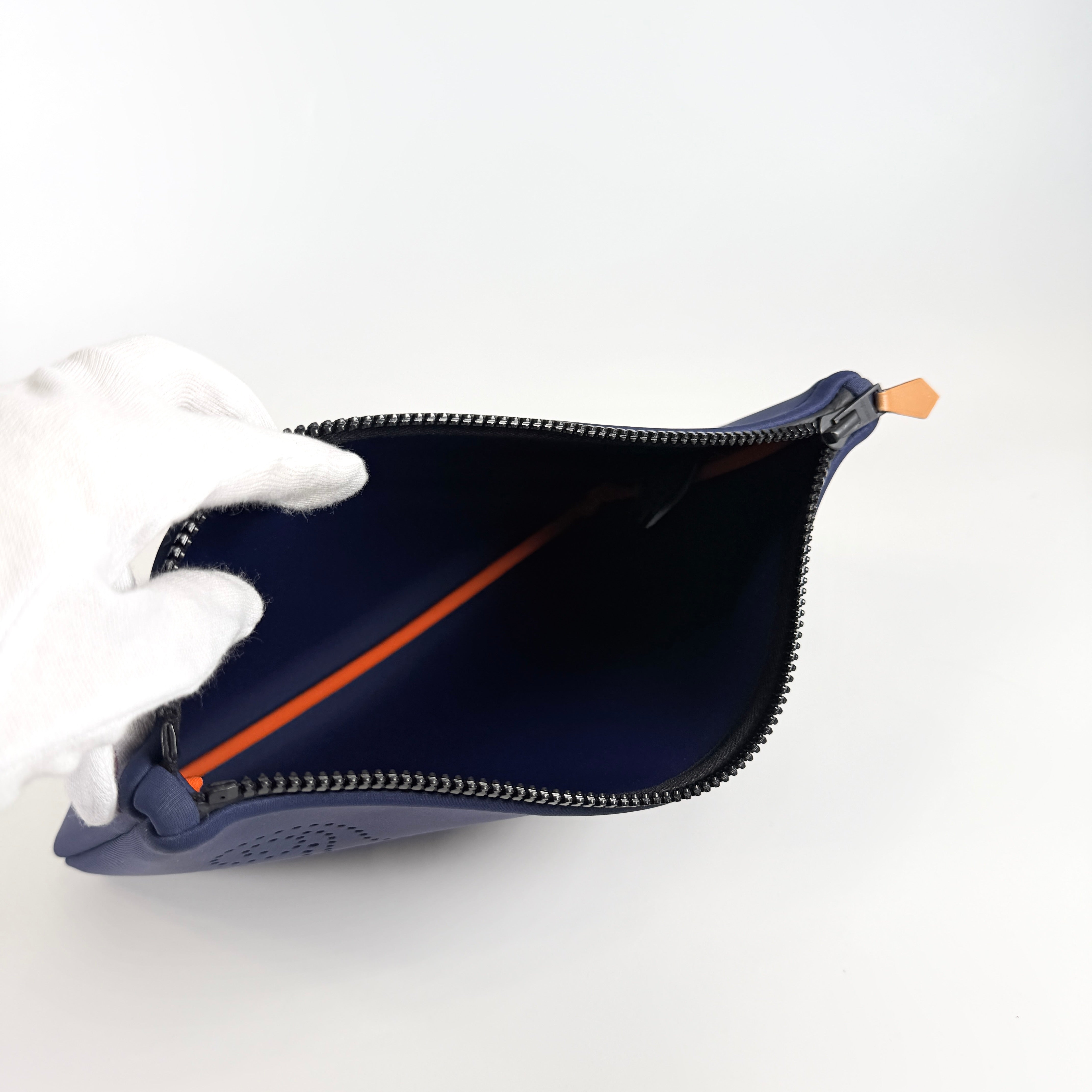 2608 secondhand HERMES Neobain Clutch Navy
