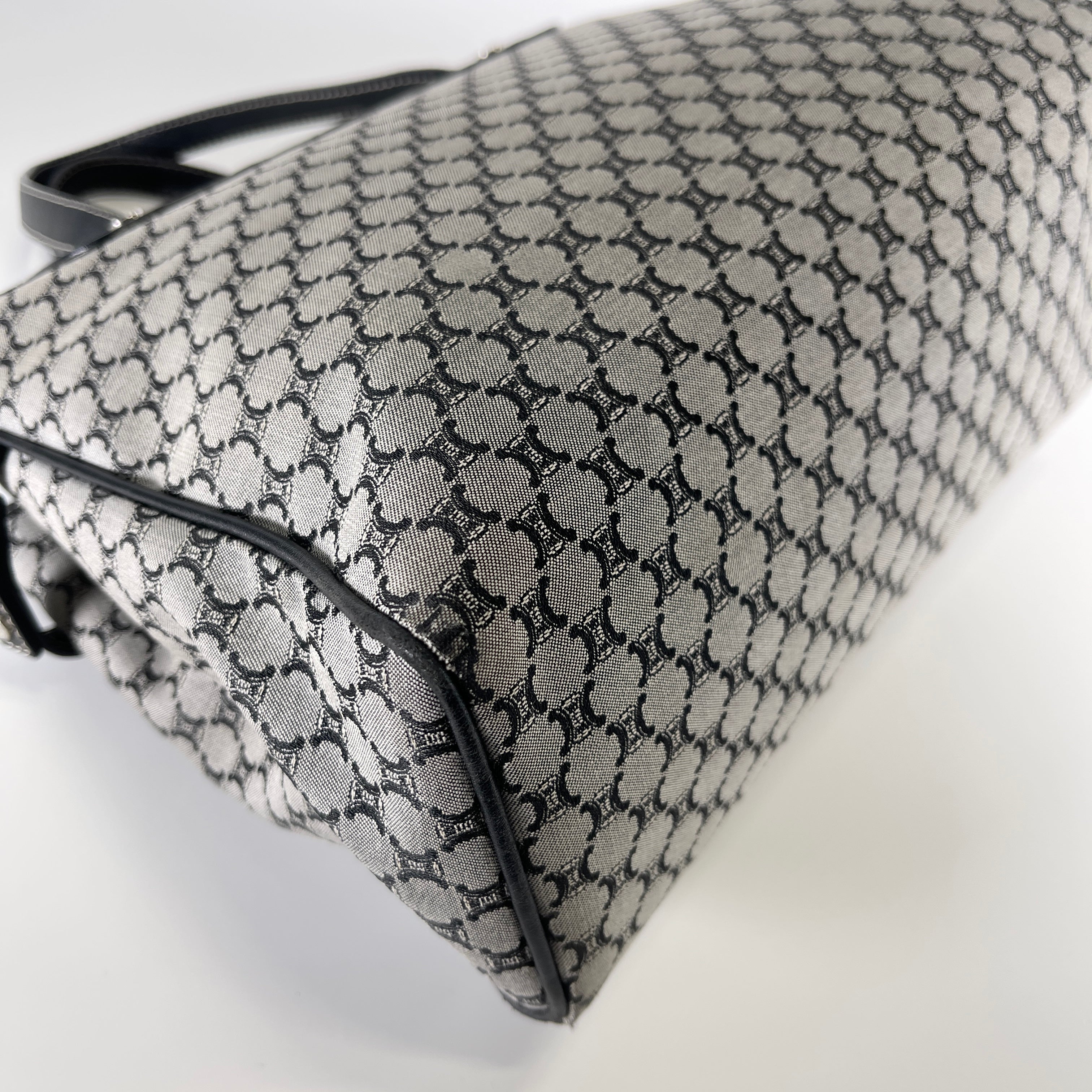 2605 secondhand CELINE Macadam hand bag