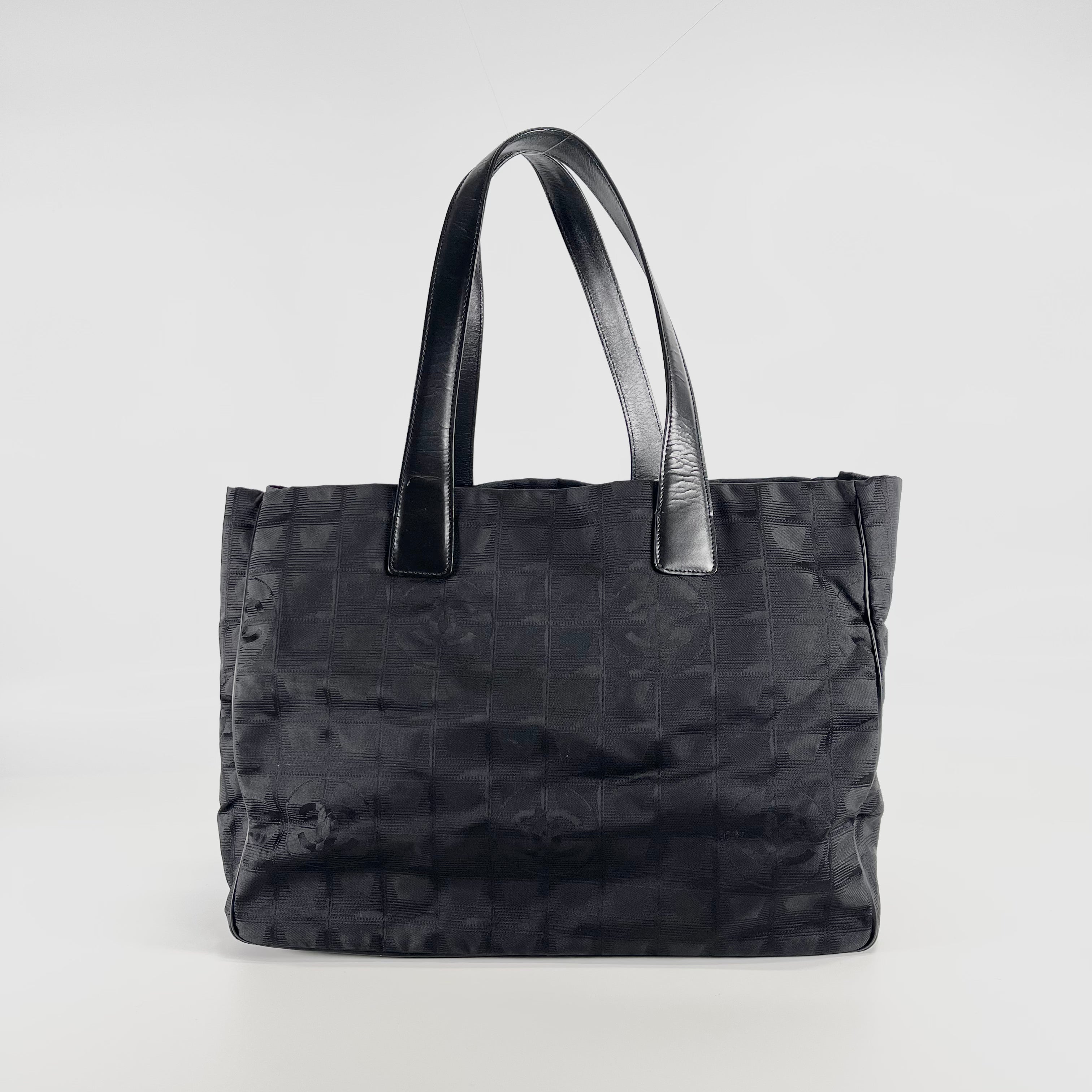 2602 secondhand CHANEL New Travel Line Tote MM