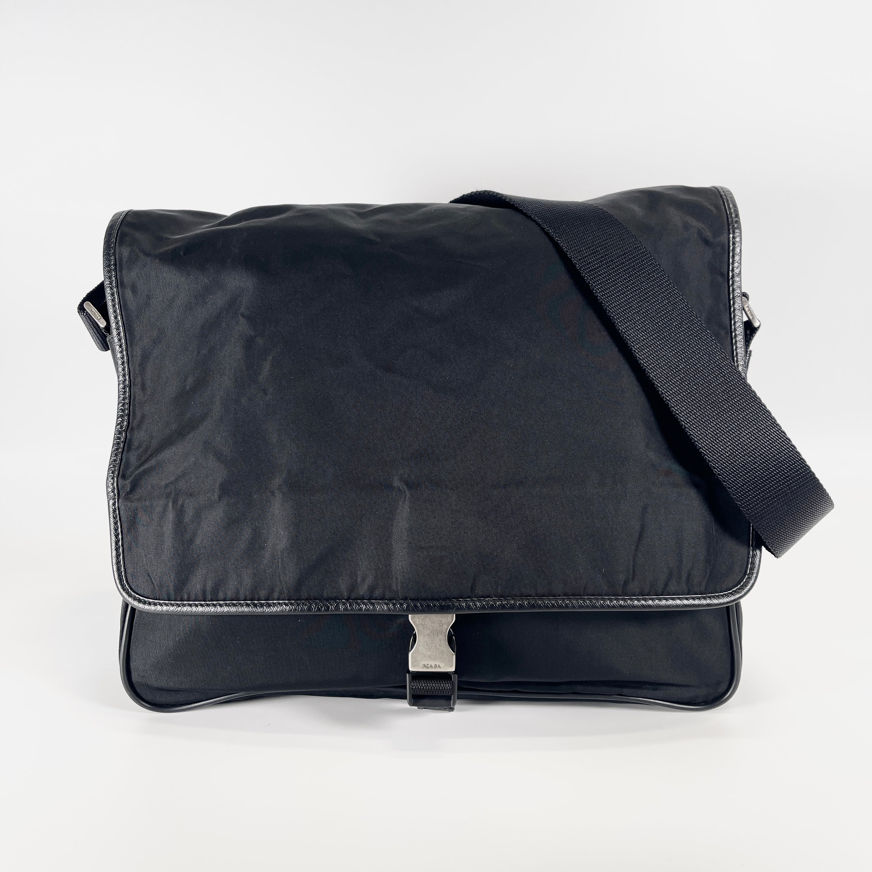 2604 secondhand PRADA nylon Shoulder bag
