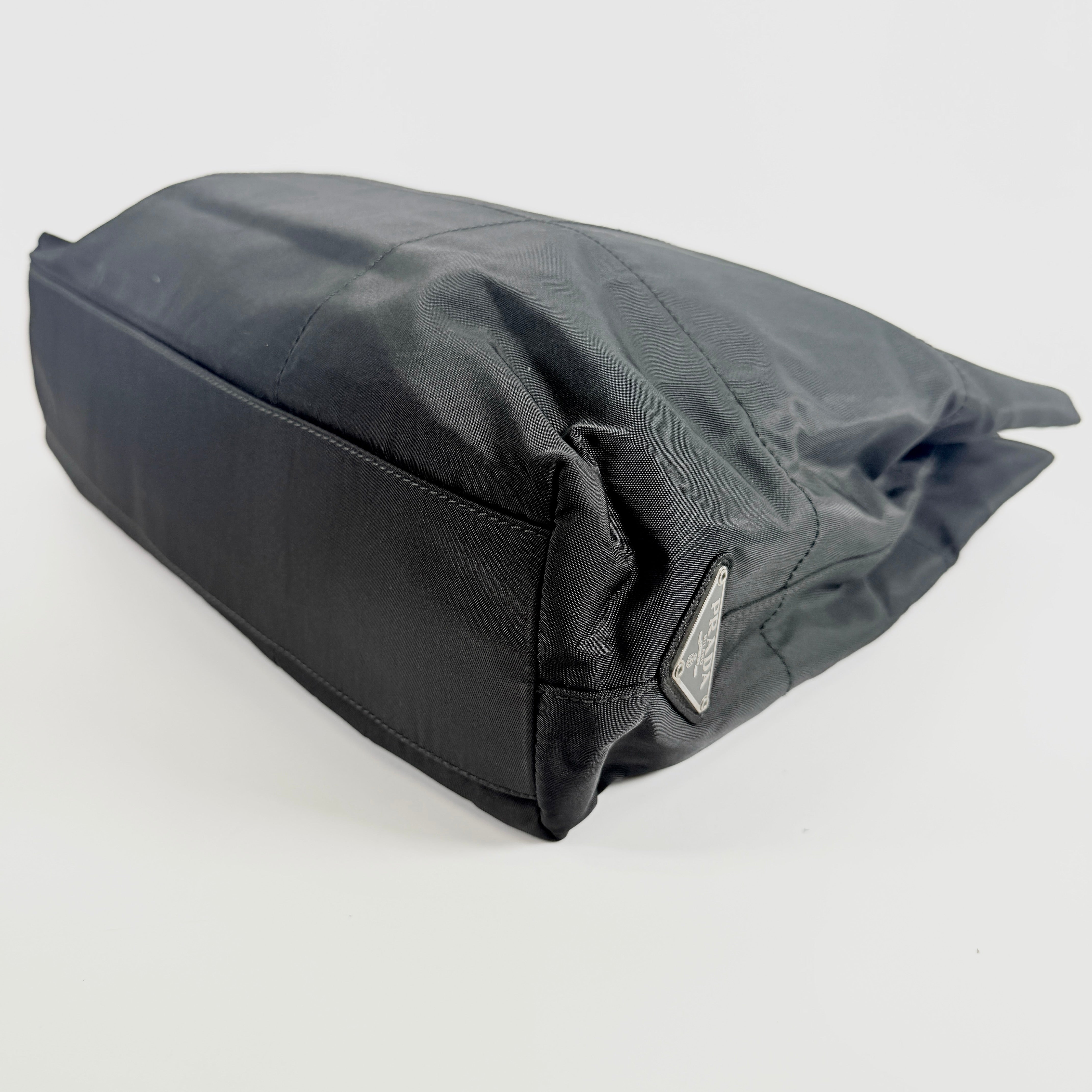 2608 secondhand PRADA nylon Shoulder bag