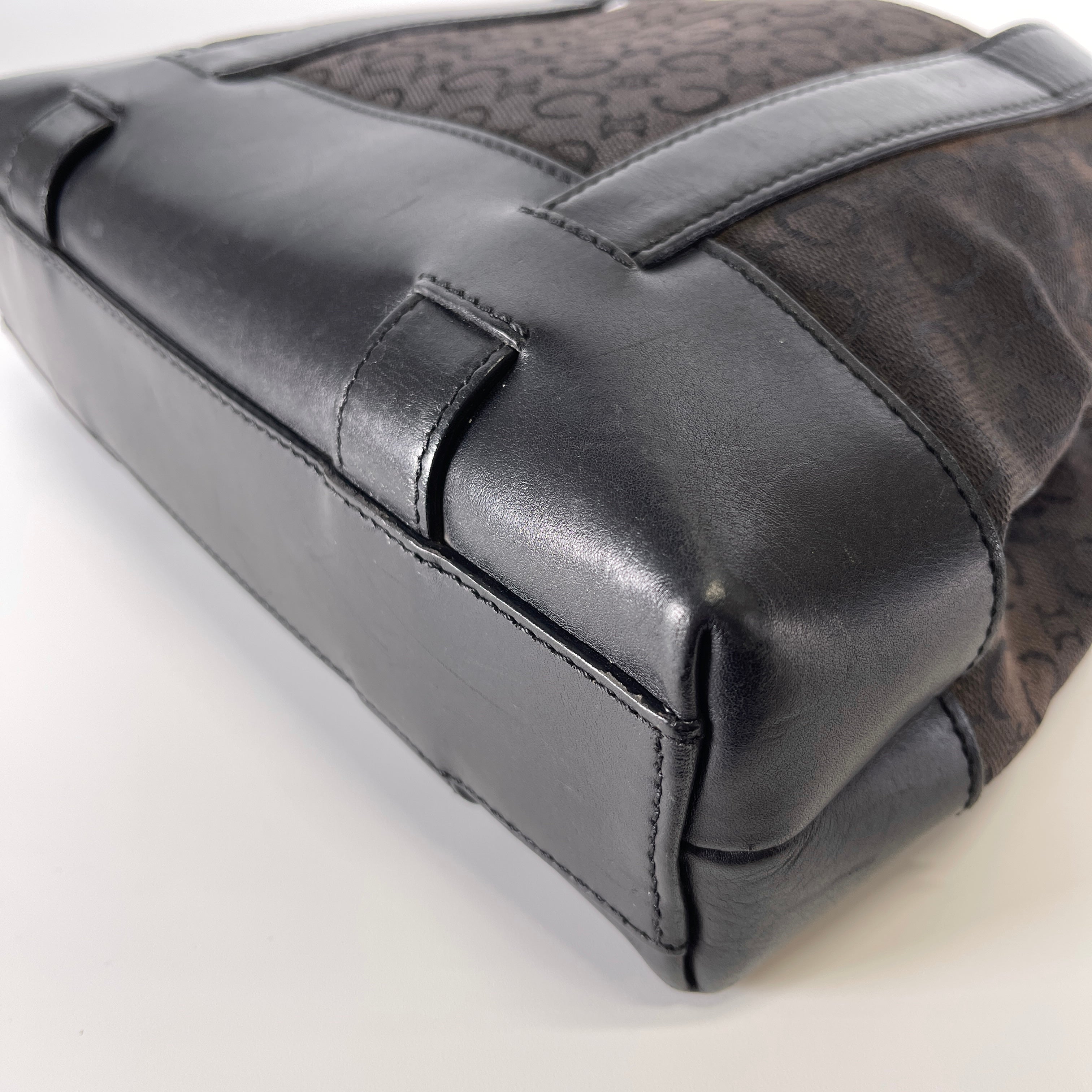 2605 secondhand CELINE C Macadam hand bag