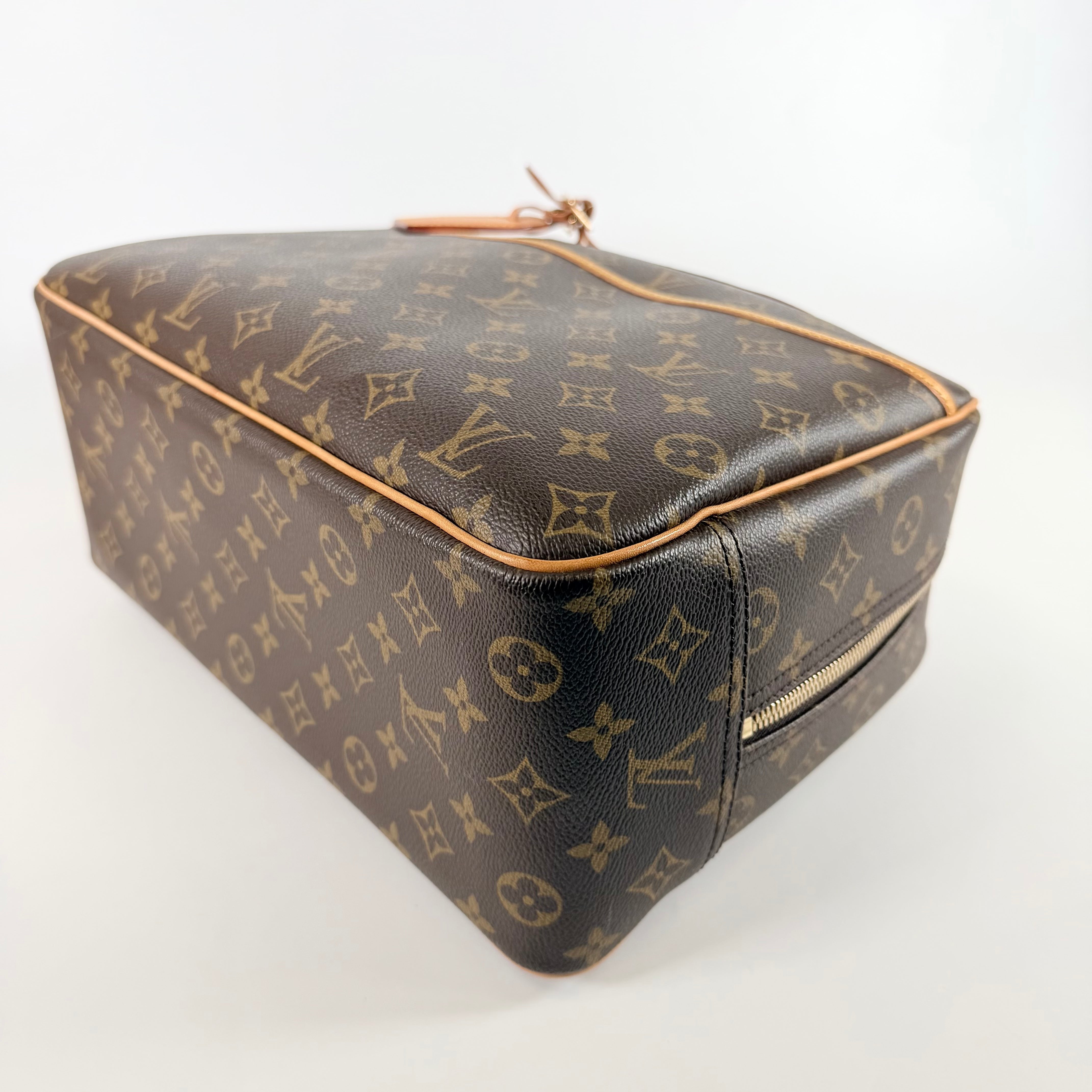 2606 secondhand LV Monogram Deauville