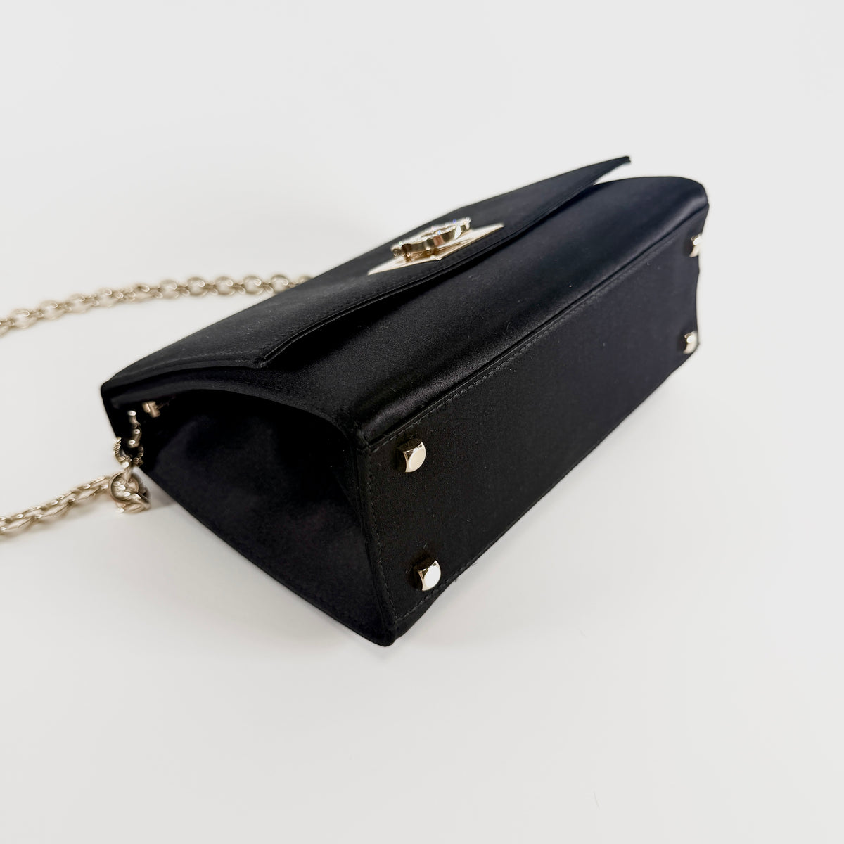 2606 secondhand Ferragamo Gancini Semi shoulder black