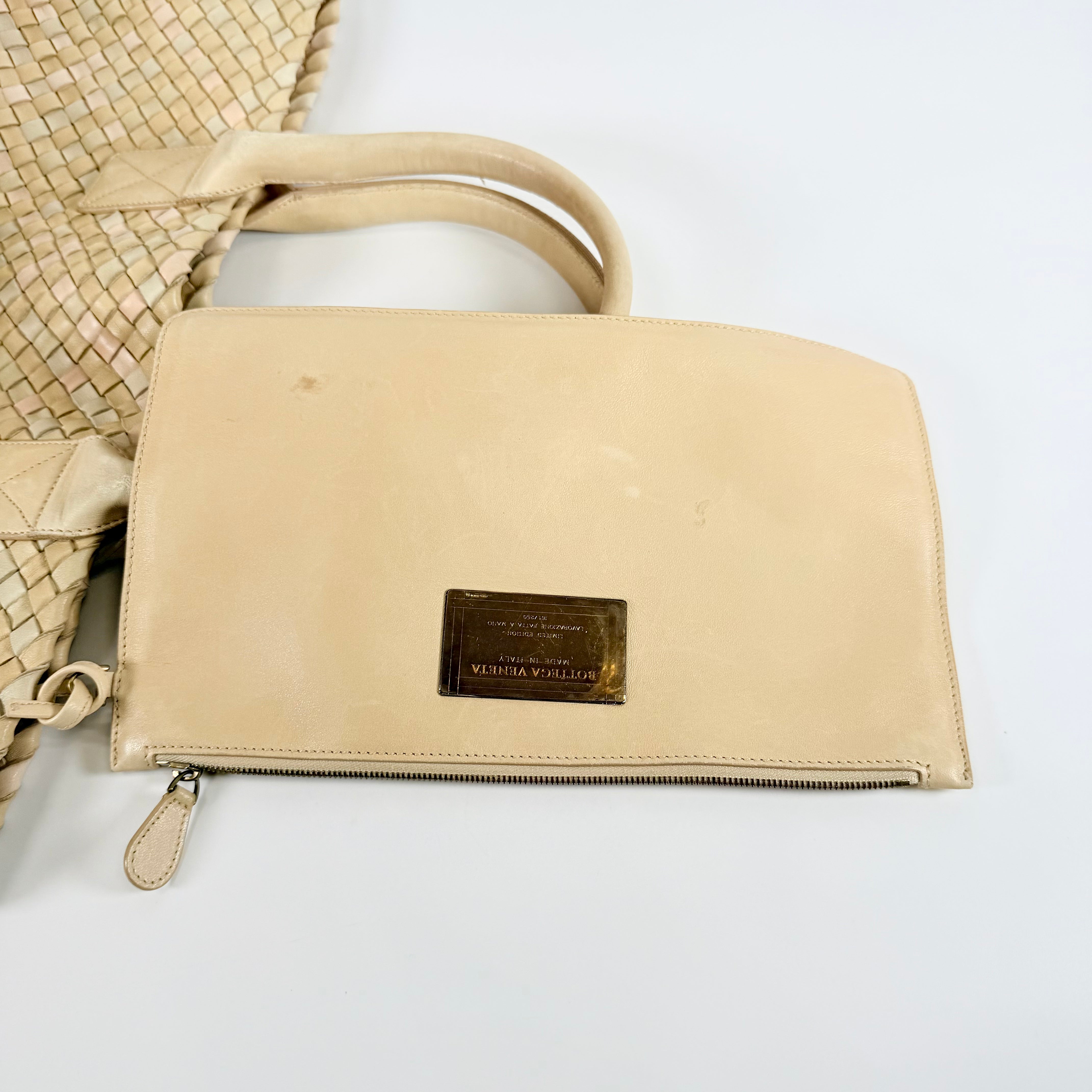 2608 secondhand BOTTEGA VENETA Intrecciato Tote Bag Beige