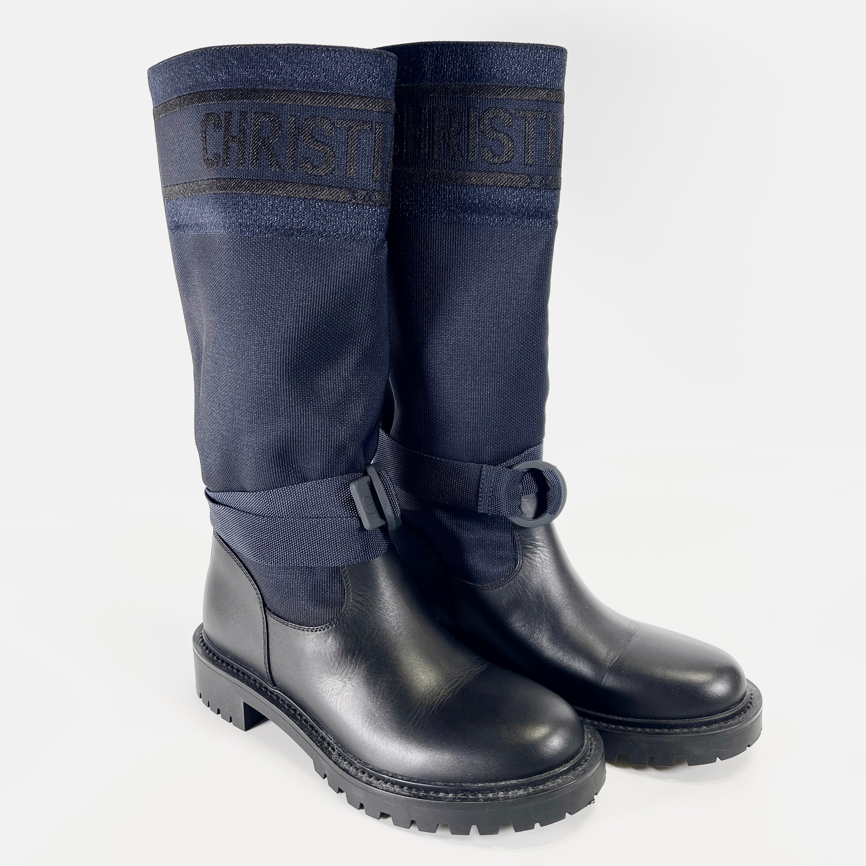 2602 secondhand CD boots